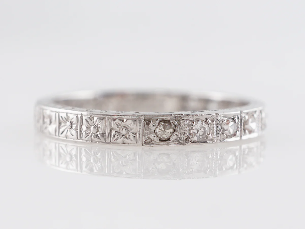 Deco Single Cut Diamond Wedding Band in 18k - Image 3