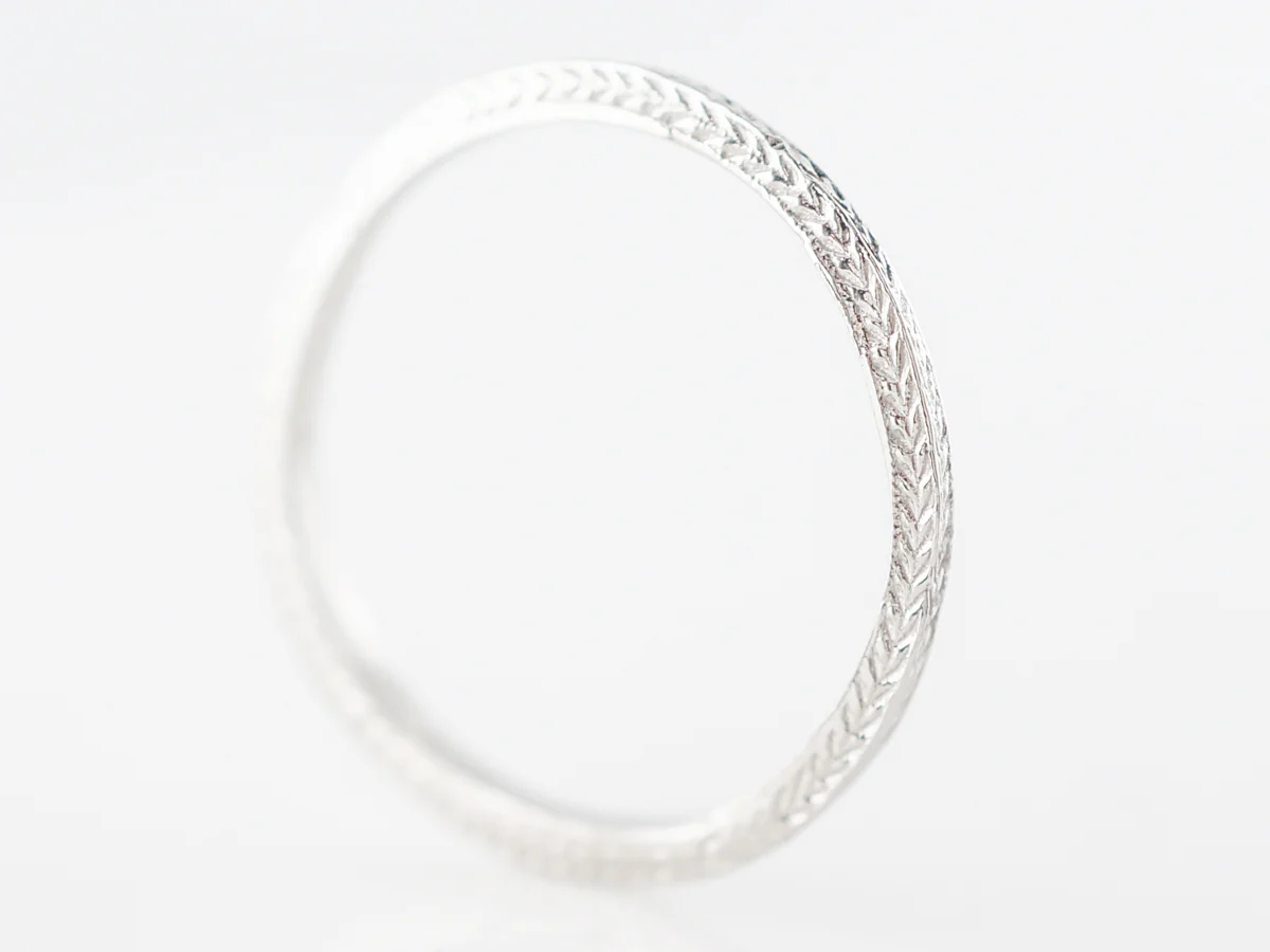 Deco Style Chevron Wedding Band in Platinum - Image 3