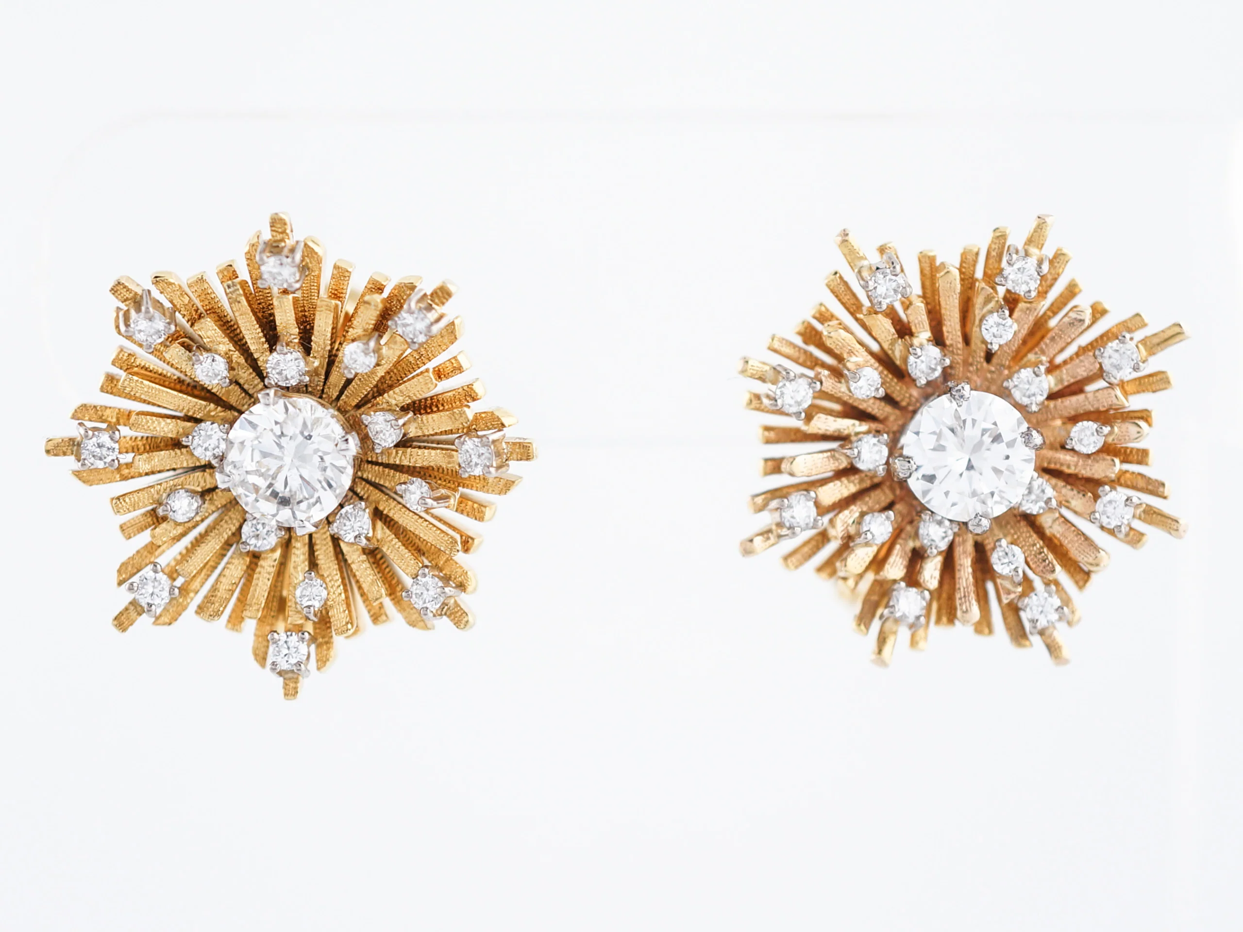 Earrings Modern 1.32 Round Brilliant Cut Diamonds in 18k Yellow Gold - Image 2