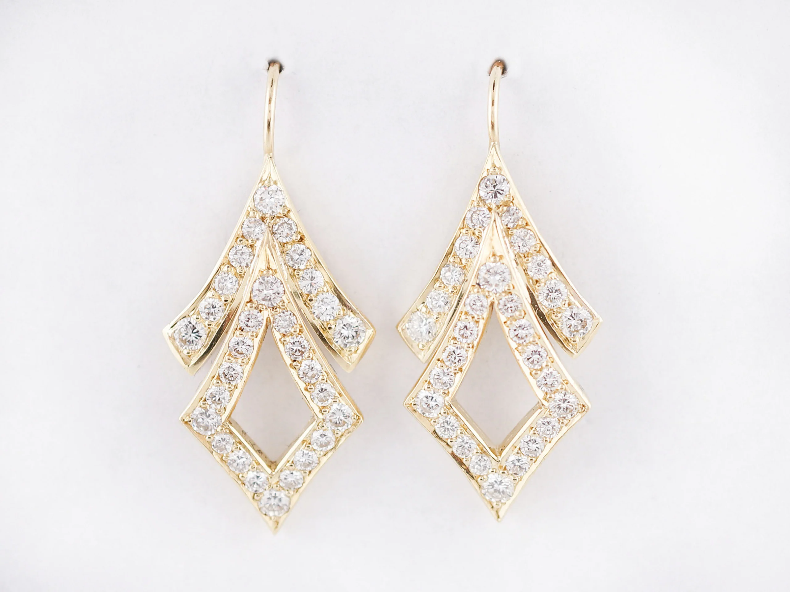 Earrings Modern 1.50 Round Brilliant Cut Diamonds in 18k Yellow Gold