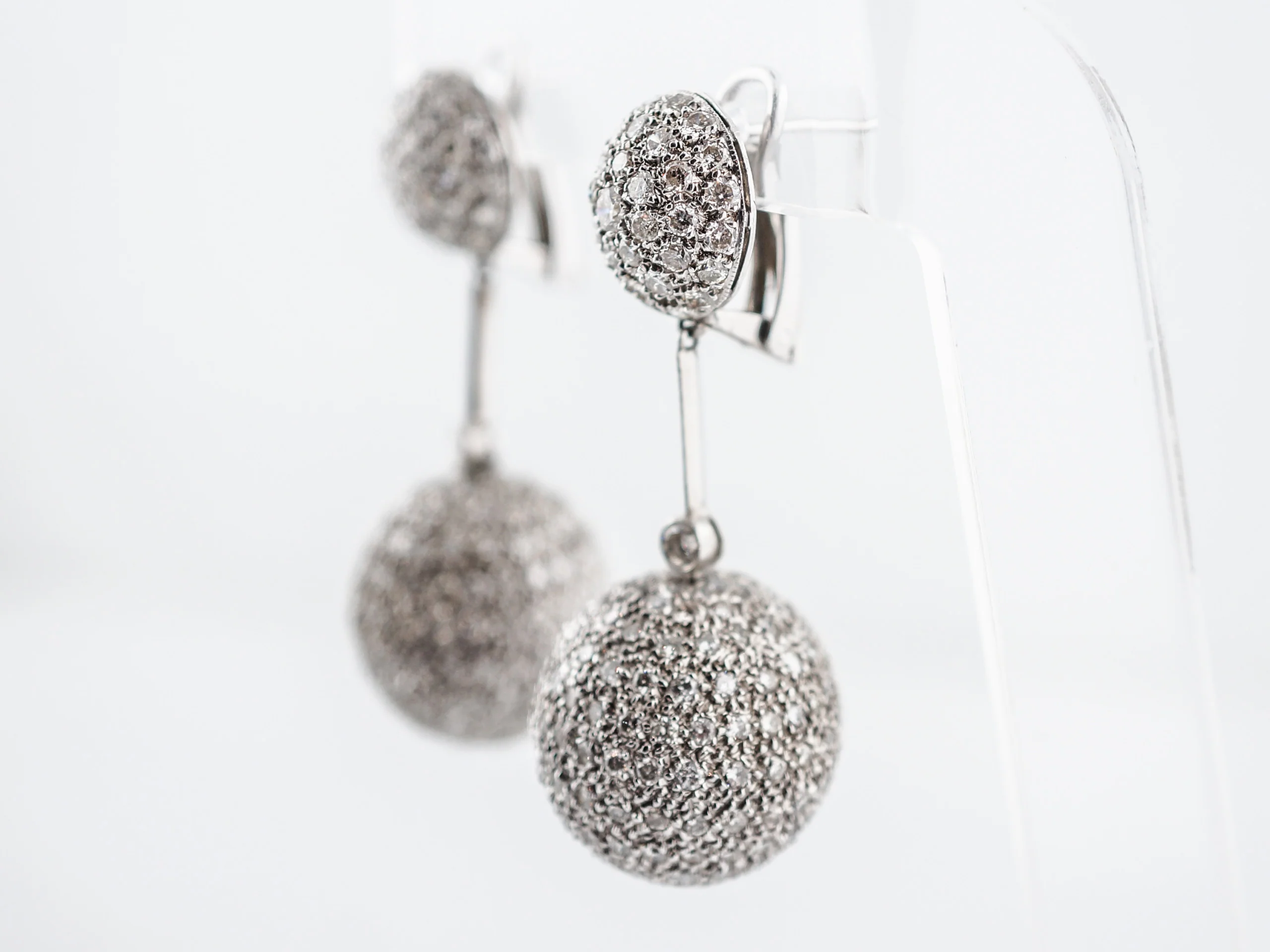 Earrings Modern 10.82 Round Brilliant Cut Diamonds in 18k White Gold - Image 3