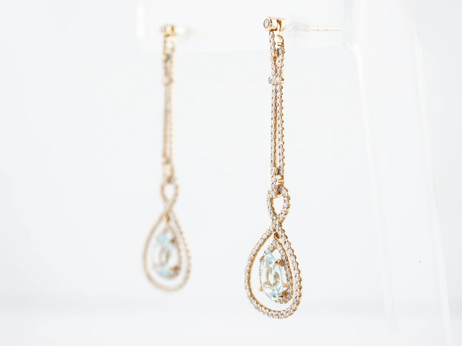 Earrings Modern 3.02 Pear Cut Aquamarine & Round Brilliant Cut Diamond in 18k Yellow Gold - Image 3