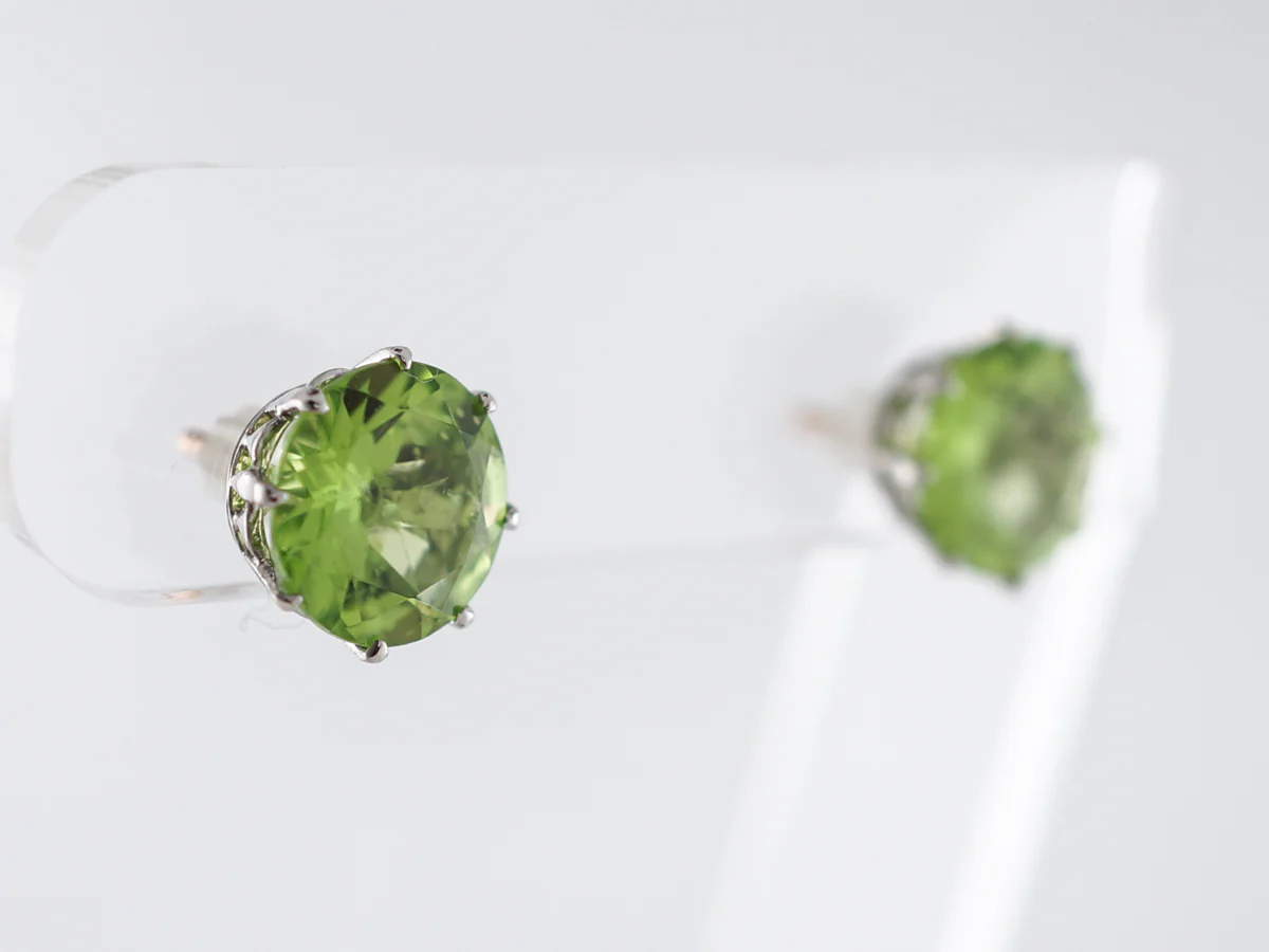Earrings Modern 6.70 Round Cut Peridot in 18K Yellow Gold - Image 2
