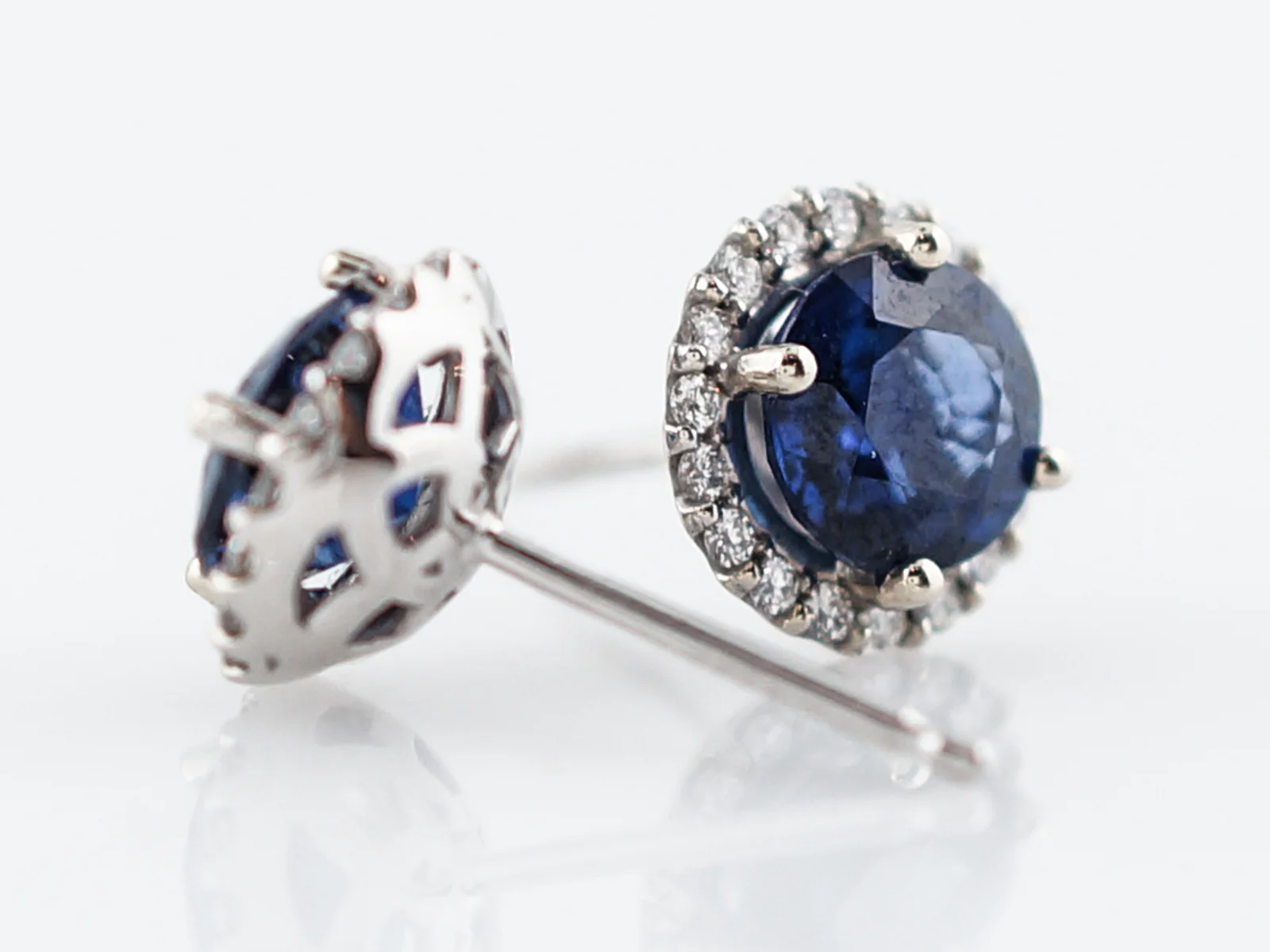 Earrings Modern 1.80 Round Cut Sapphire in 14k White Gold - Image 2