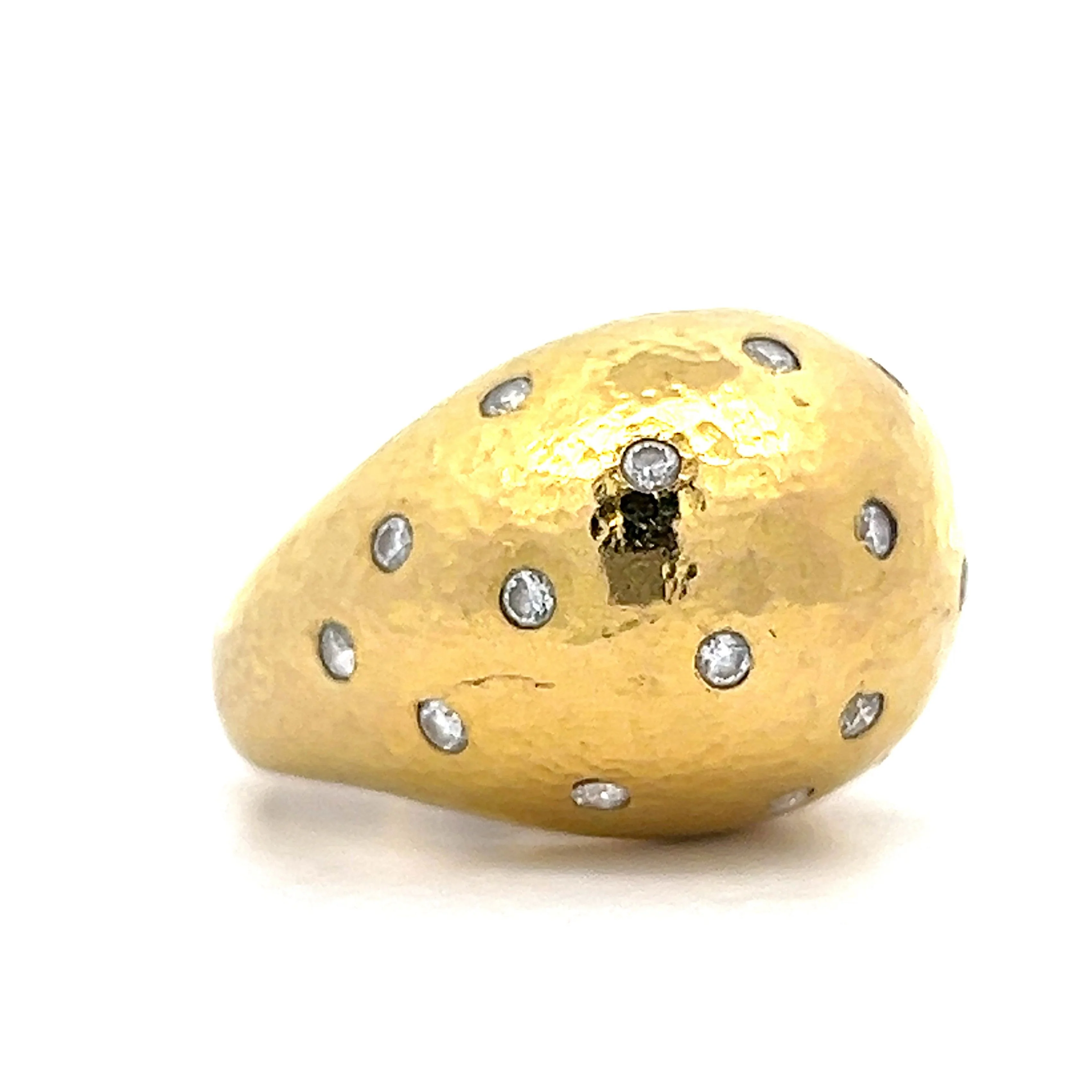 Elizabeth Locke Diamond Dome Ring in 19k Yellow Gold - Image 3