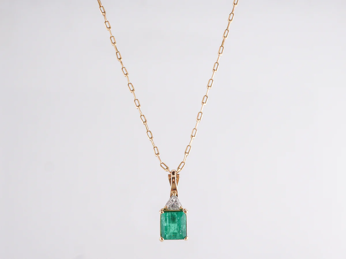 Emerald and Diamond Pendant Necklace in 18k Yellow Gold - Image 2