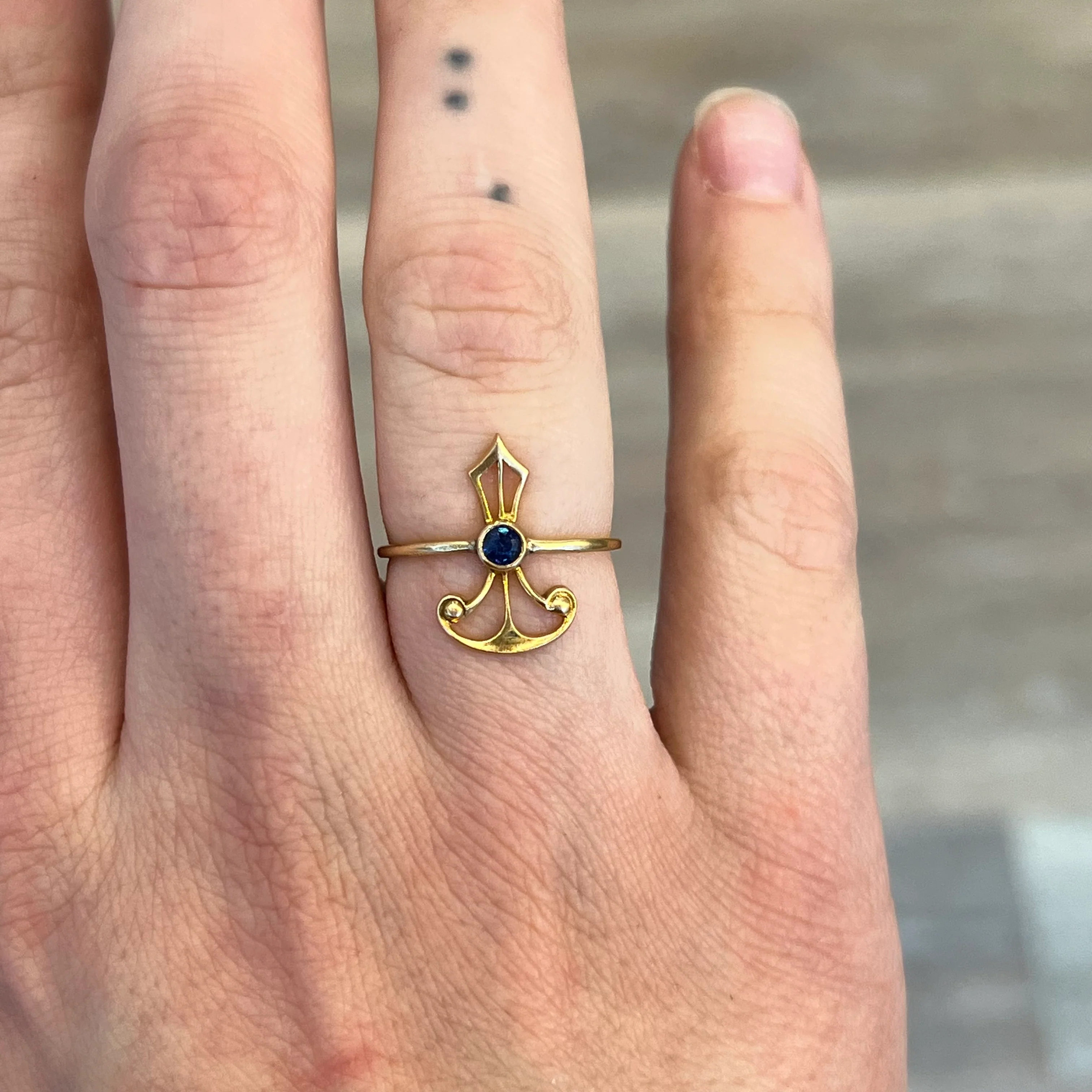 Geometric Victorian Blue Sapphire Ring in 14k Yellow Gold - Image 6