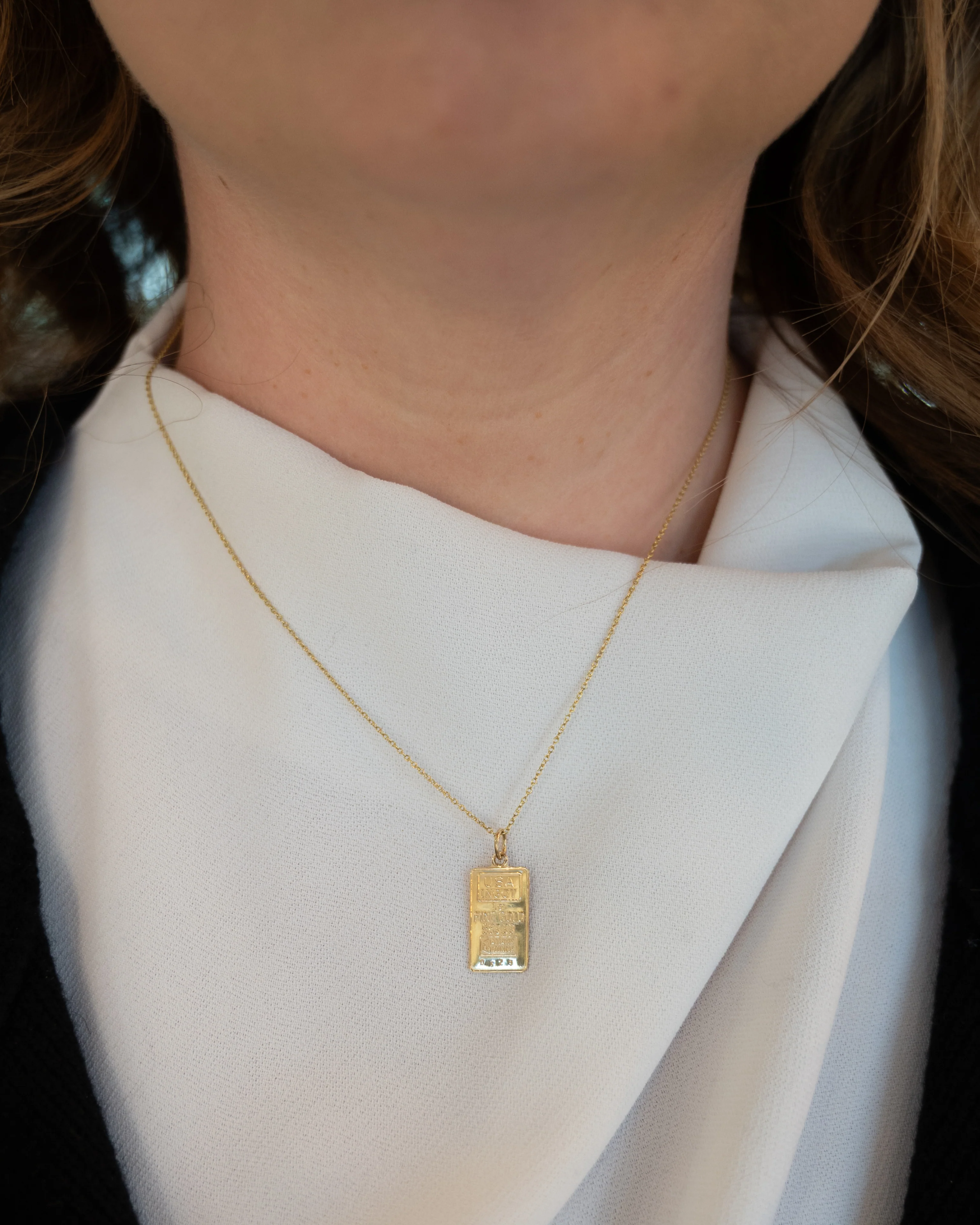 Gold Bar Pendant Necklace in 14k Yellow Gold - Image 7