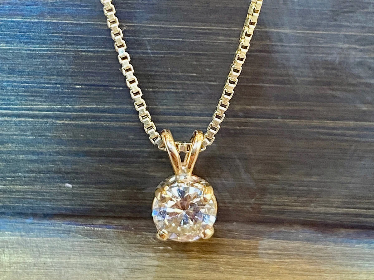 Half Carat Round Diamond Pendant Necklace in 14k - Image 4