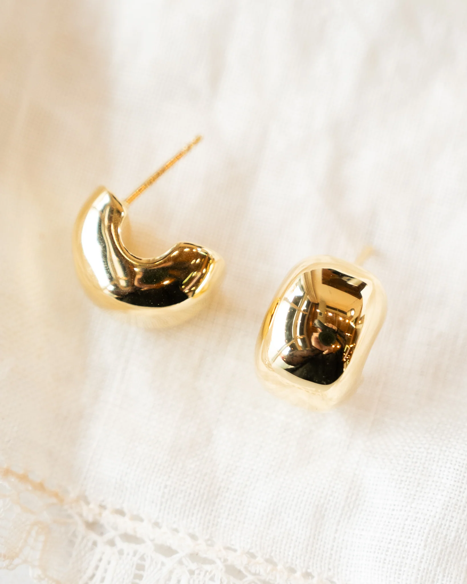 Half Moon Puffy Hoop Earrings in 14k Yellow Gold - Image 4