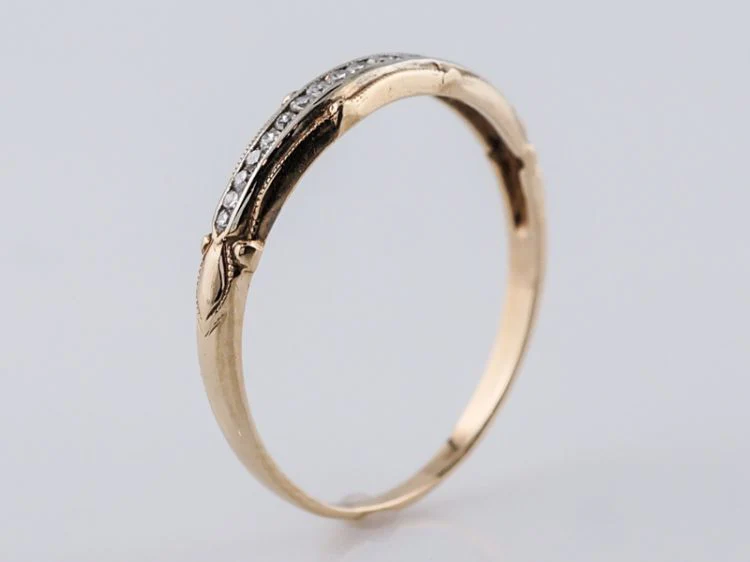Antique Wedding Band Art Deco .20 Single Cut Diamonds in 14k Yellow Gold - Image 4