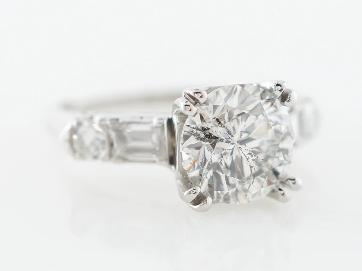 Late Art Deco 2 Carat Diamond Engagement Ring in Platinum - Image 3