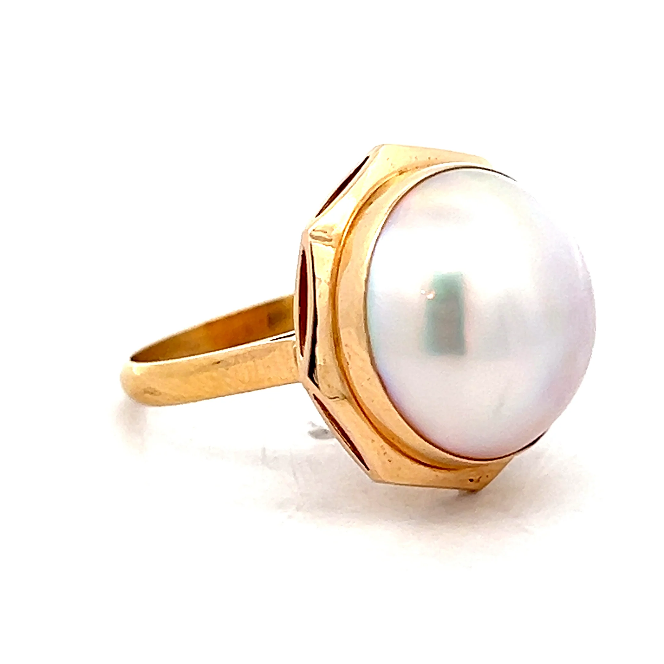 Mabe Pearl Cocktail Ring in 18k Yellow Gold - Image 3