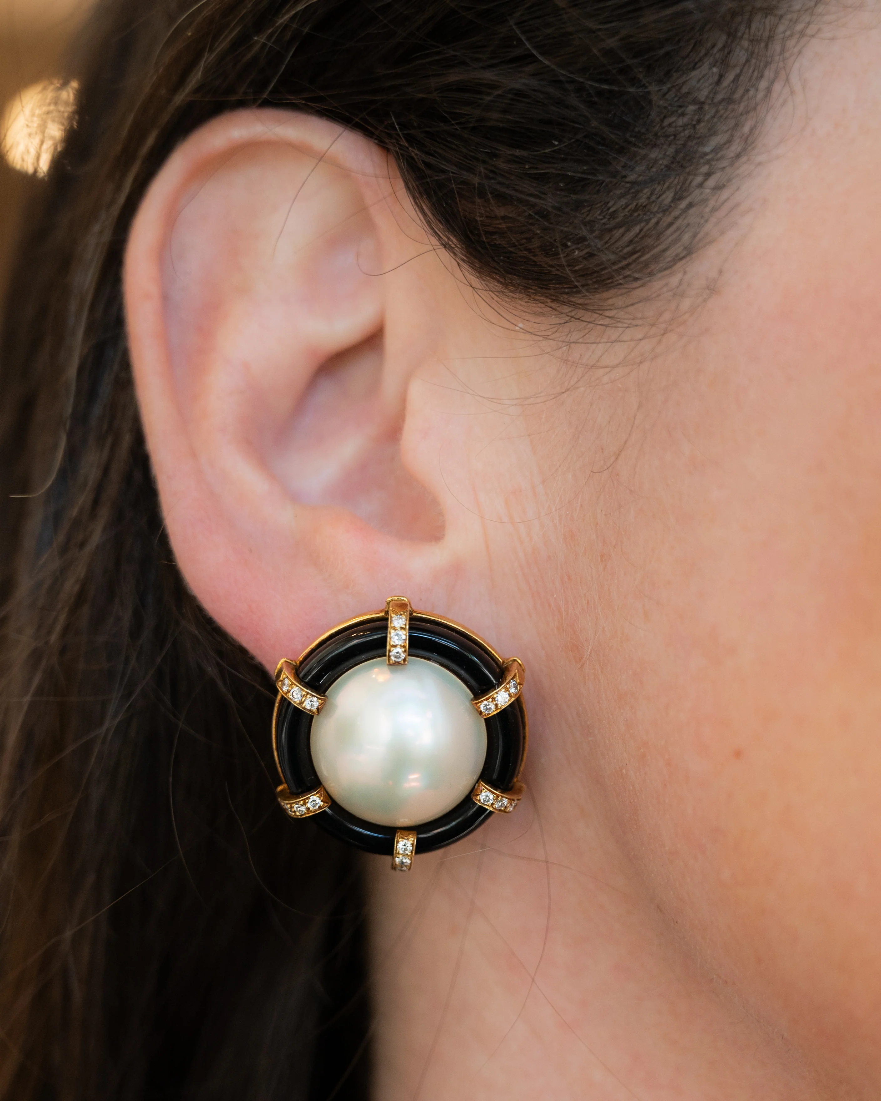 Mabe Pearl, Diamond & Onyx Stud Earrings in 18k Yellow Gold - Image 5