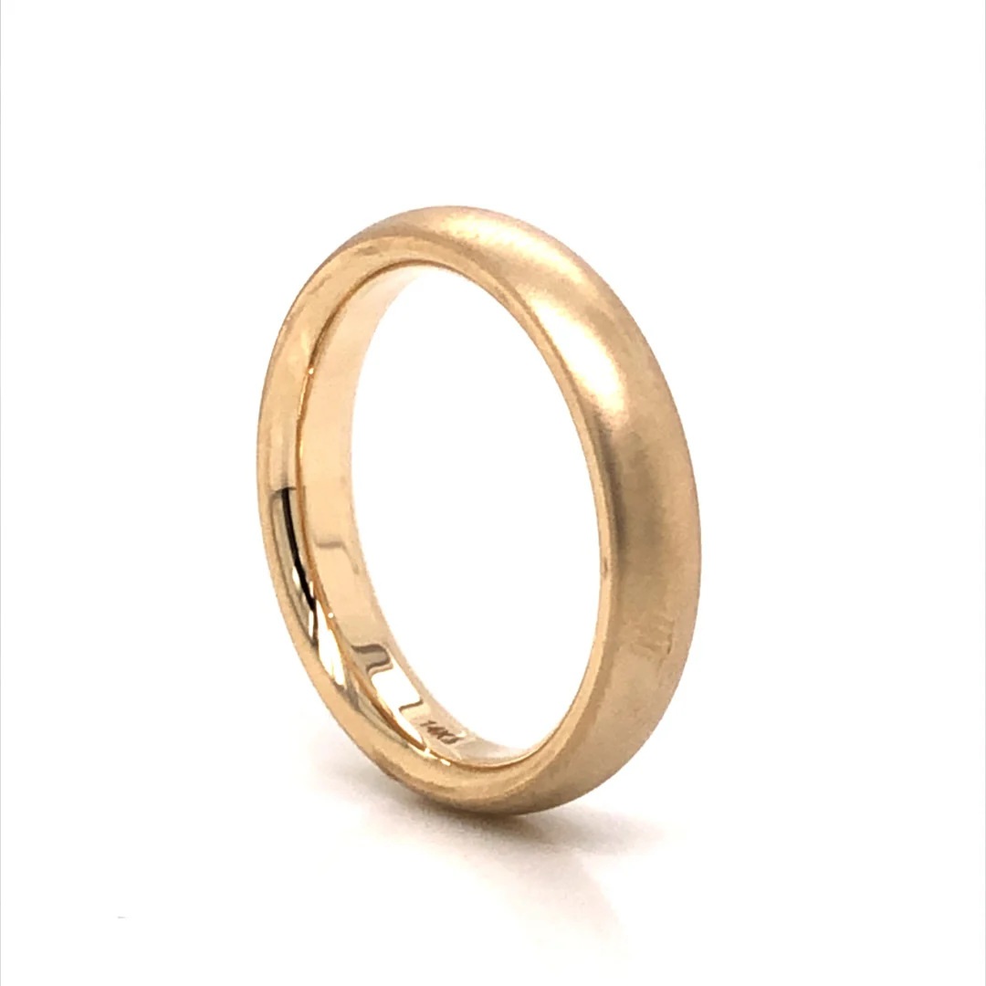 Matte Finish 4mm Men's Wedding Band in 14k Yellow Gold - Image 4