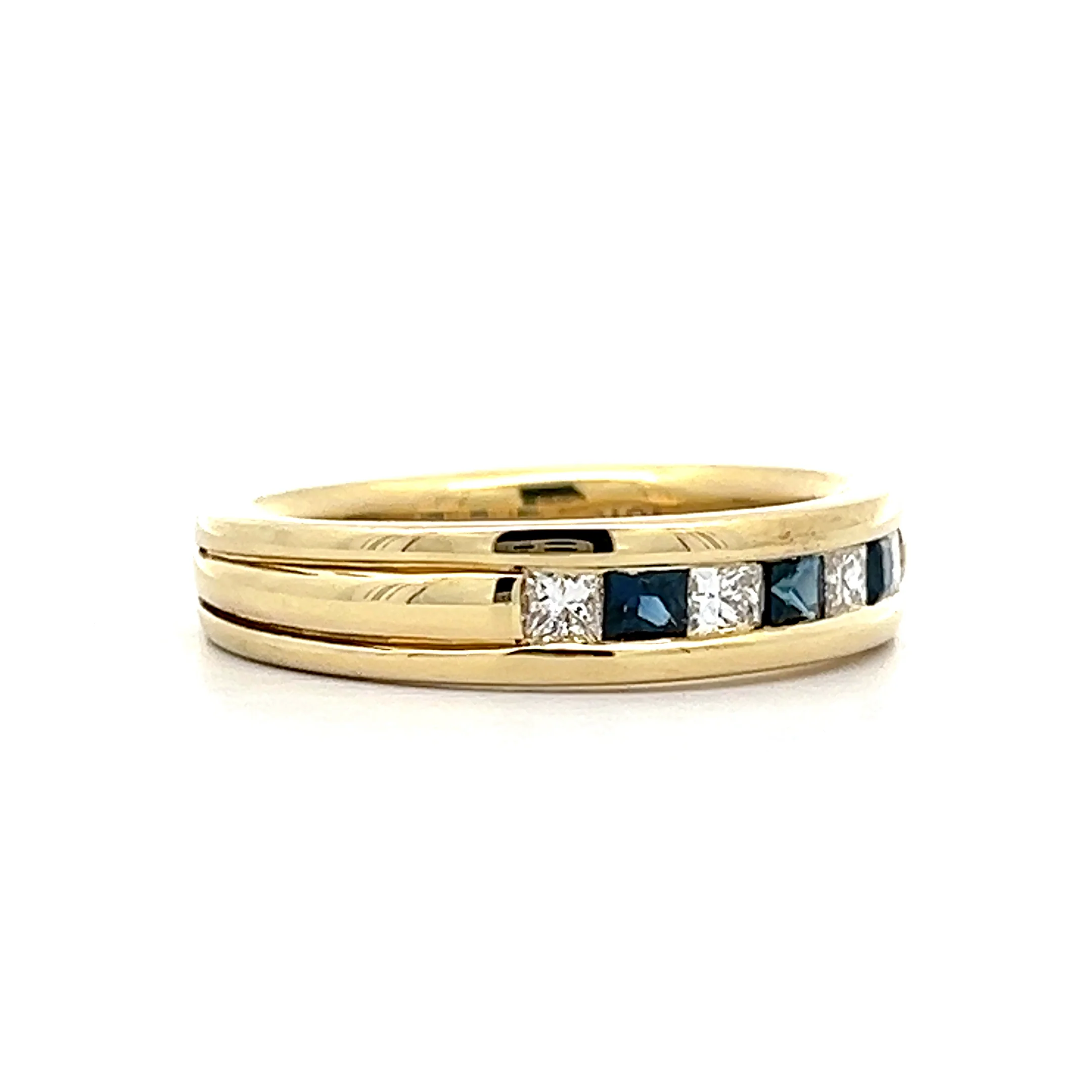 Mens Diamond & Sapphire Wedding Band in 18k - Image 3