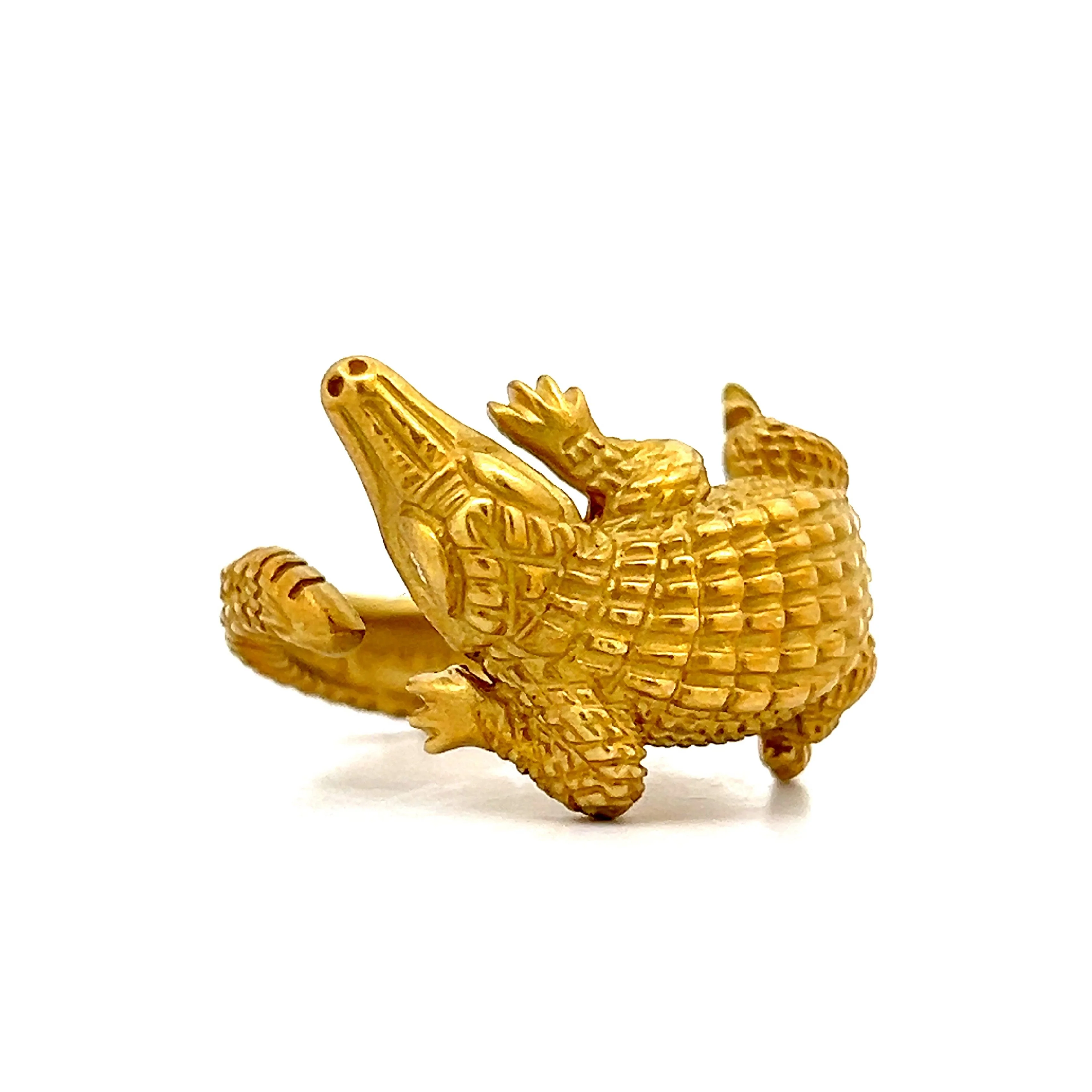 Mens Kieselstein-Cord Alligator Ring with Diamond Eyes in 18k Yellow Gold - Image 3
