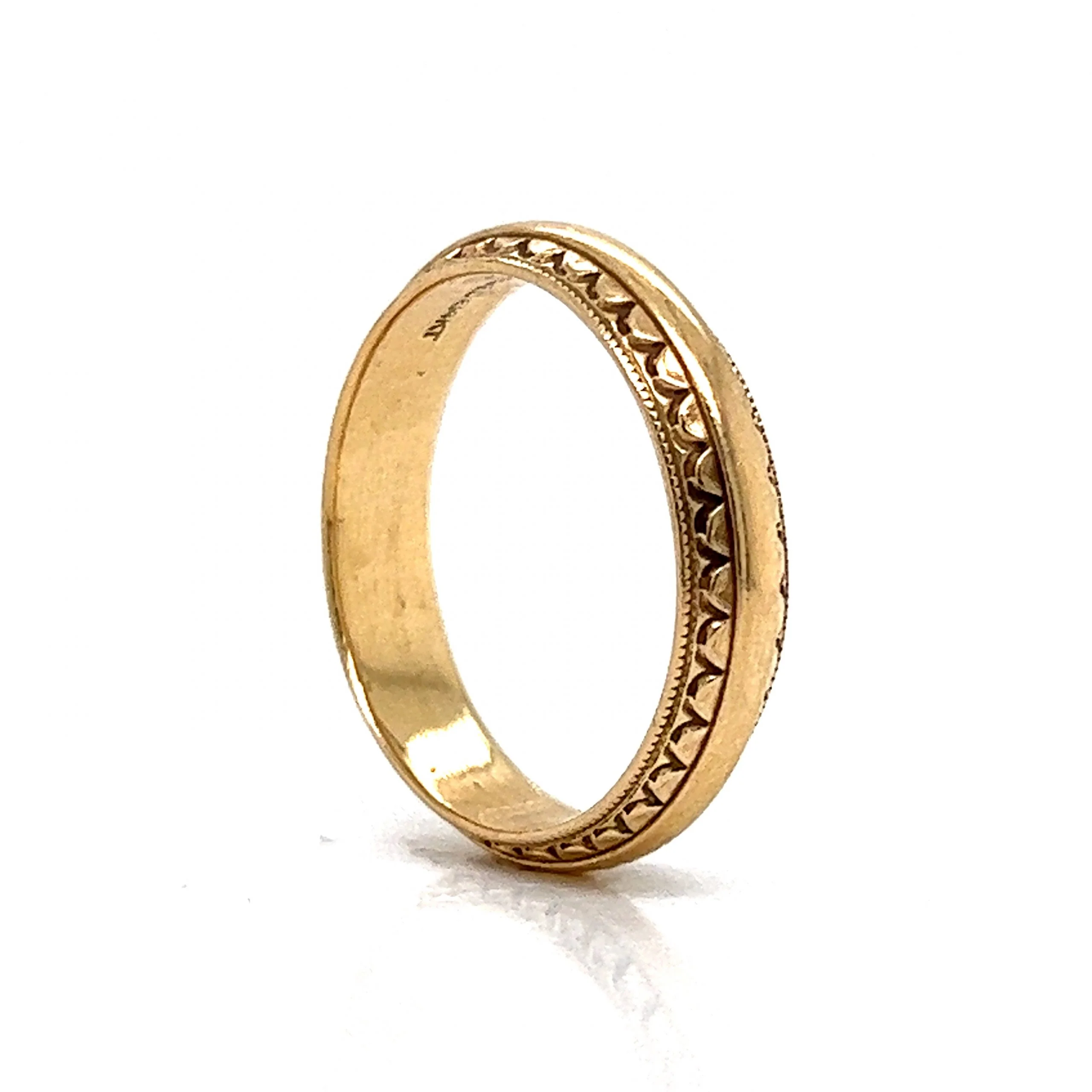 Men's Mid-Century Scalloped Wedding Band in 14k Yellow Gold - Image 5