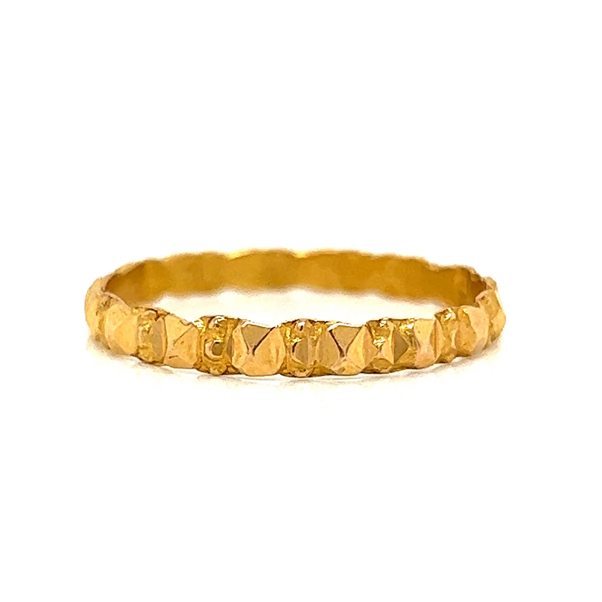 Men's Mid-Century Textured Wedding Band in 18k Yellow Gold - Image 2