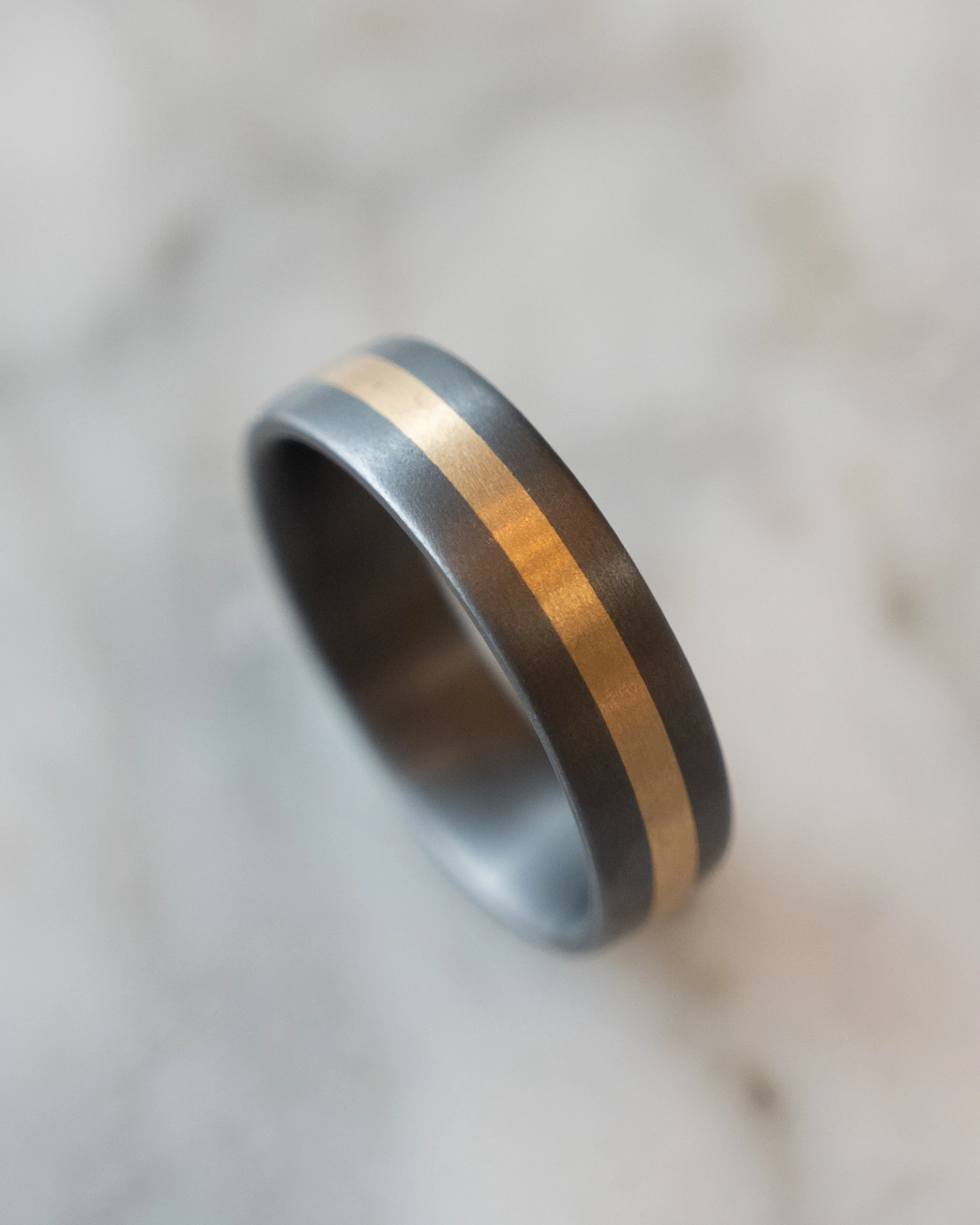 Mens Two-Tone Tantalum Wedding Band in 14k - Image 6