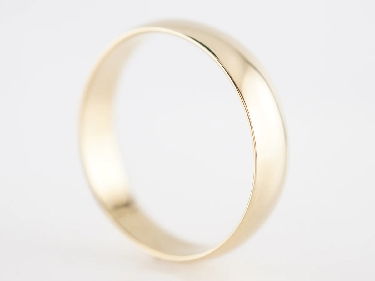 Wedding Band Modern in 14k Yellow Gold - Image 2