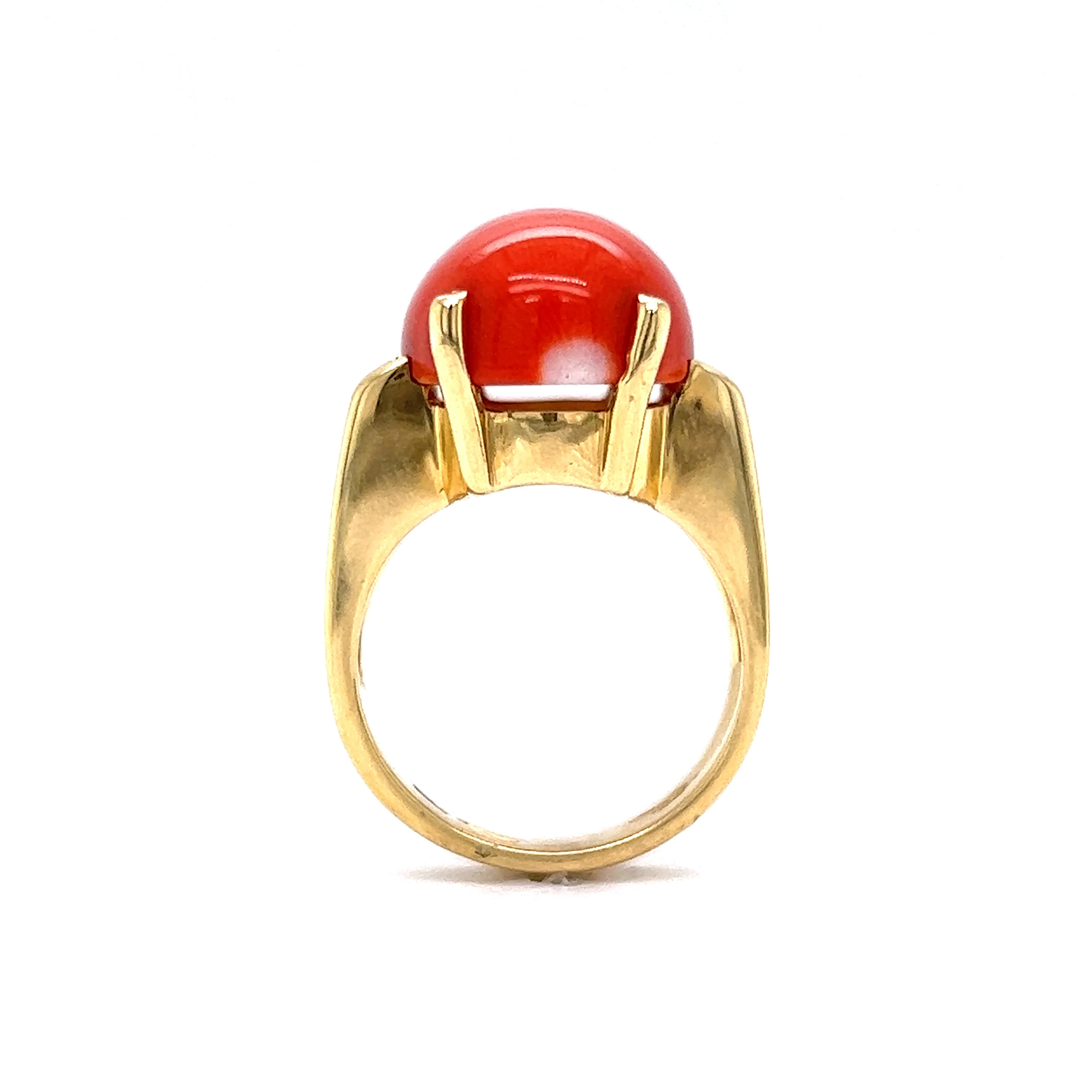 Mid-Century Coral Right Hand Ring in 18k Yellow Gold - Image 4