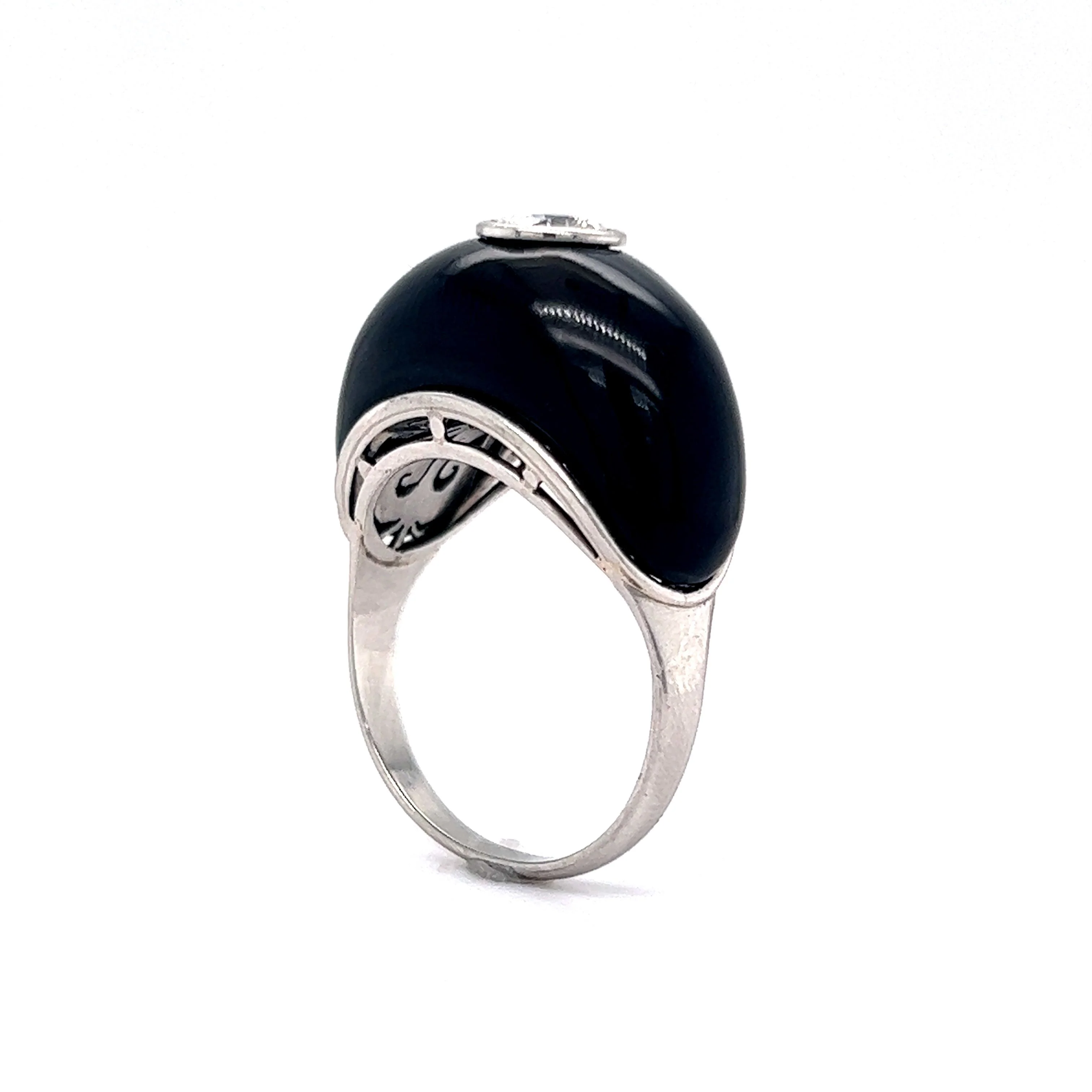 Mid-Century Onyx & Diamond Ring in Platinum - Image 5