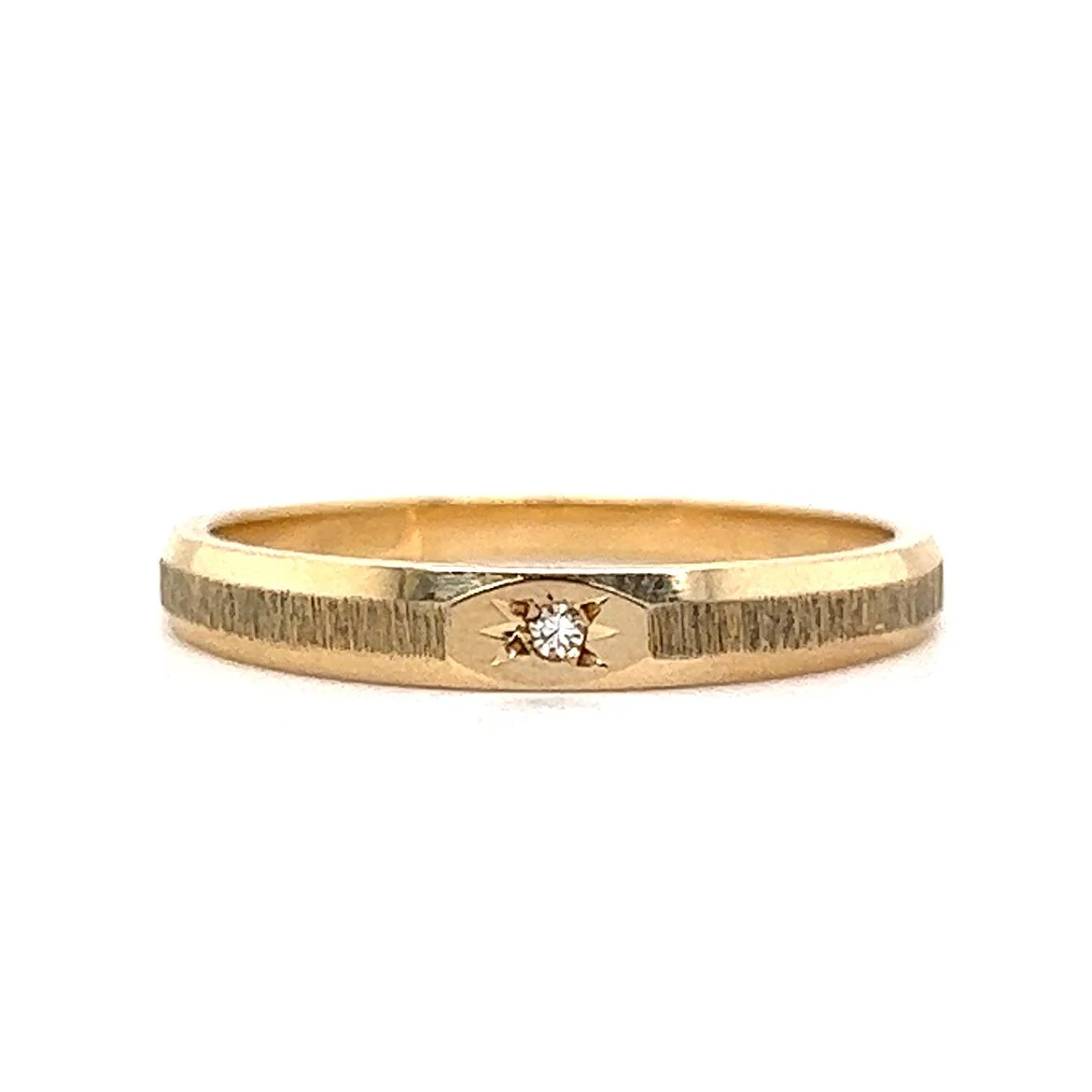 Mid-Century Single Diamond Wedding Band in 14k Yellow Gold