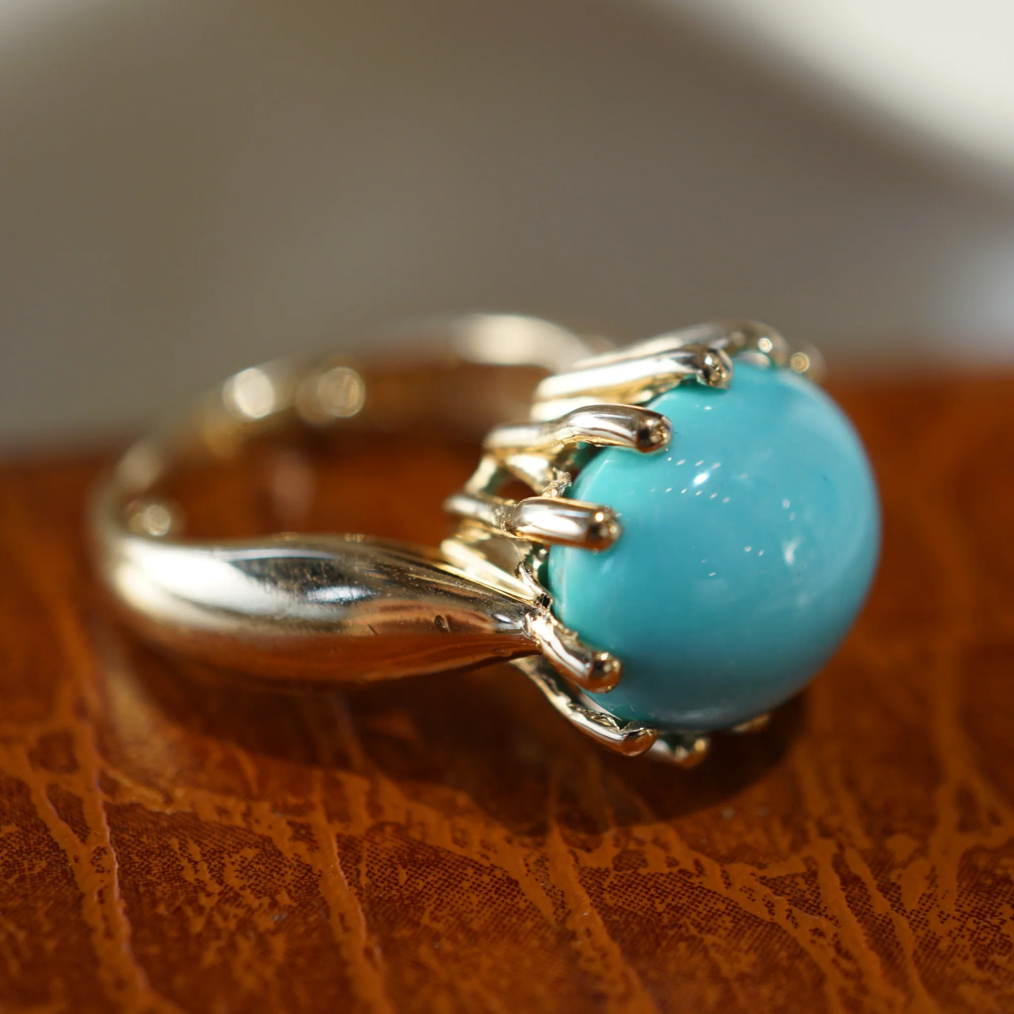Mid-Century Turquoise Cocktail Ring in 14k Yellow Gold - Image 6