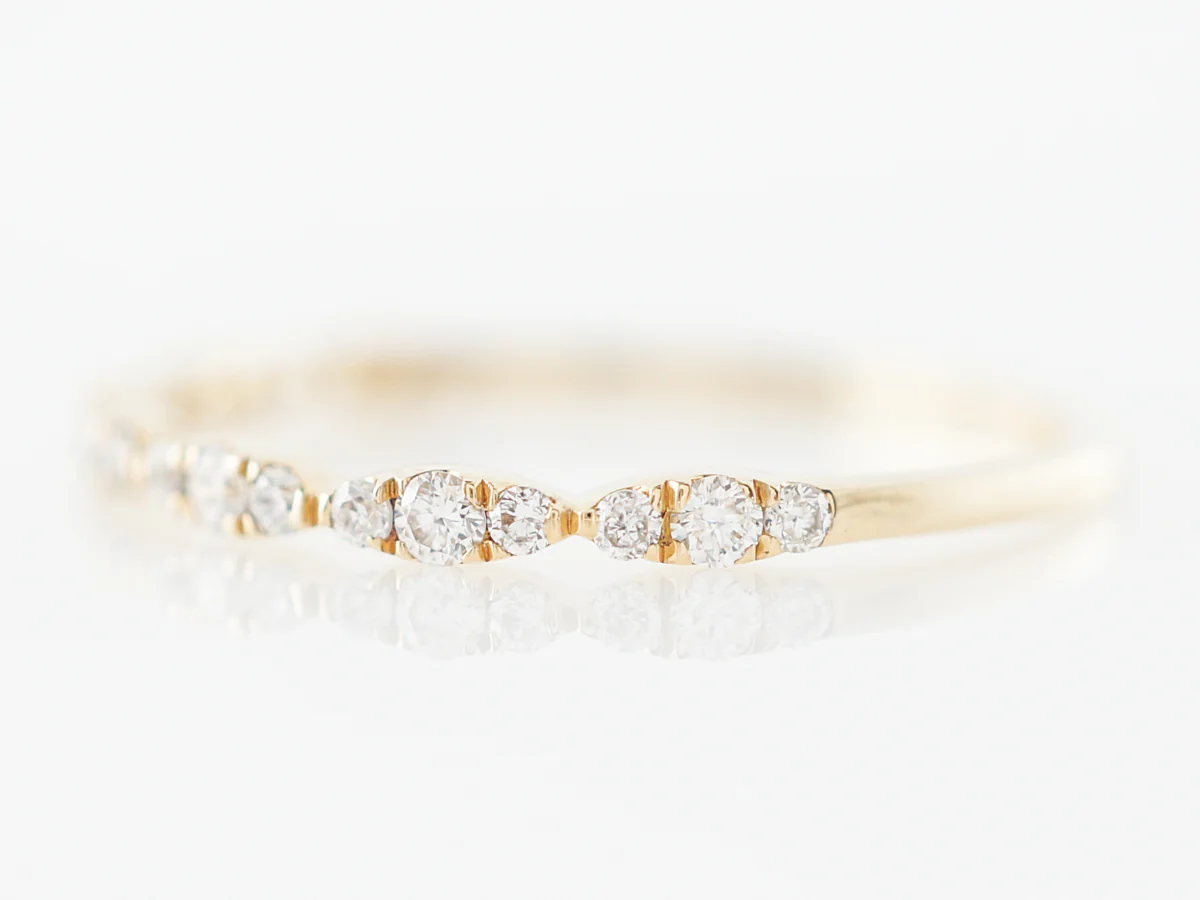 Modern .21 Diamond Wedding Band in Yellow Gold - Image 2