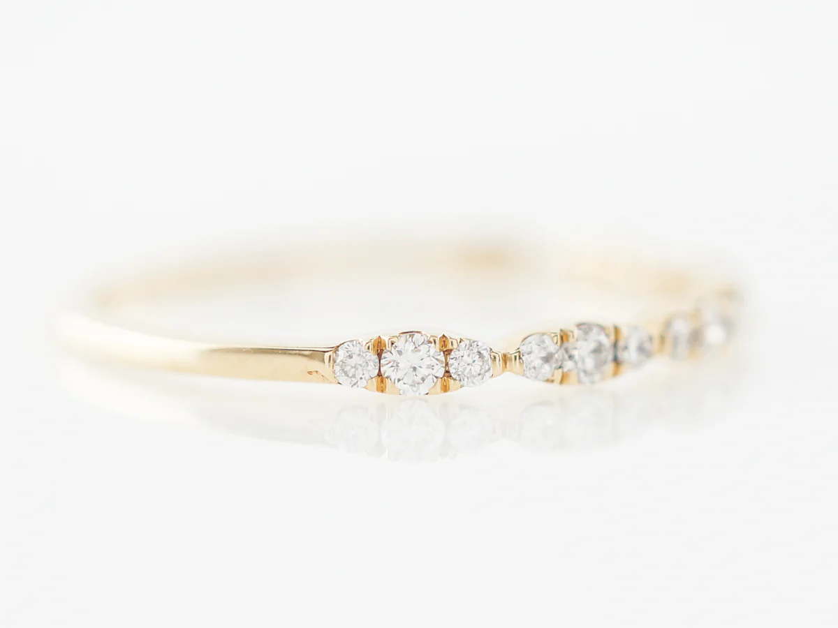 Modern .21 Diamond Wedding Band in Yellow Gold - Image 3
