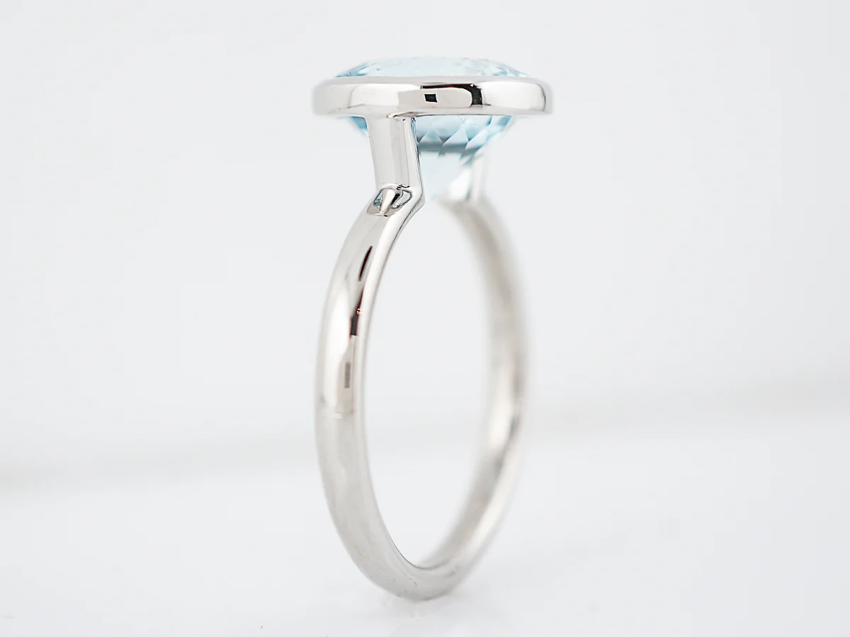 Modern 4.45 Round Brilliant Cut Aquamarine Ring in Platinum - Image 5