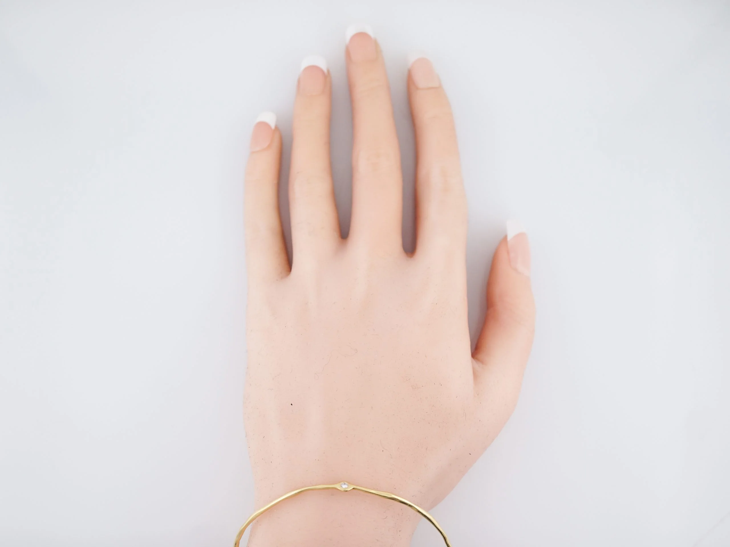 Modern Bracelet .10 Round Brilliant Cut Diamonds in 18k Yellow Gold - Image 4