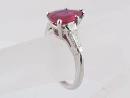 Modern Classic 2.06 Pear Shape Ruby and Diamond Ring in Platinum - Image 7