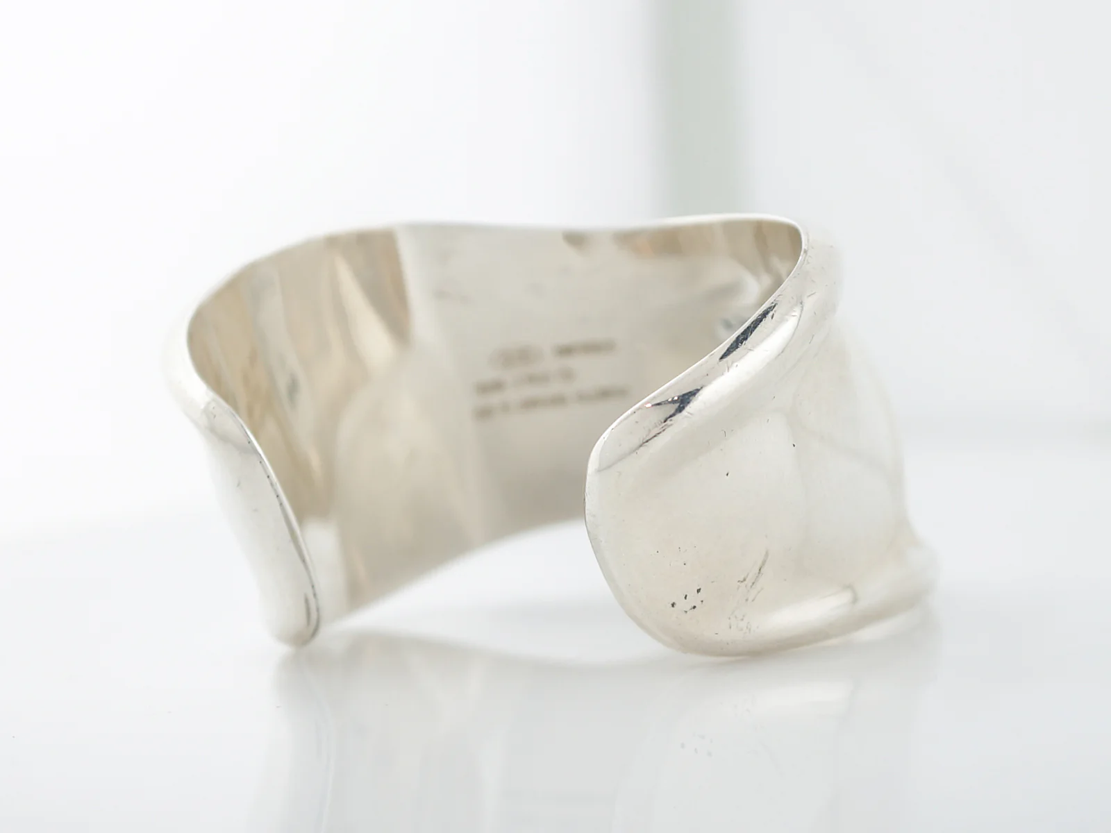 Modern Elsa Peretti Tiffany & Co Bracelet in Sterling Silver - Image 2