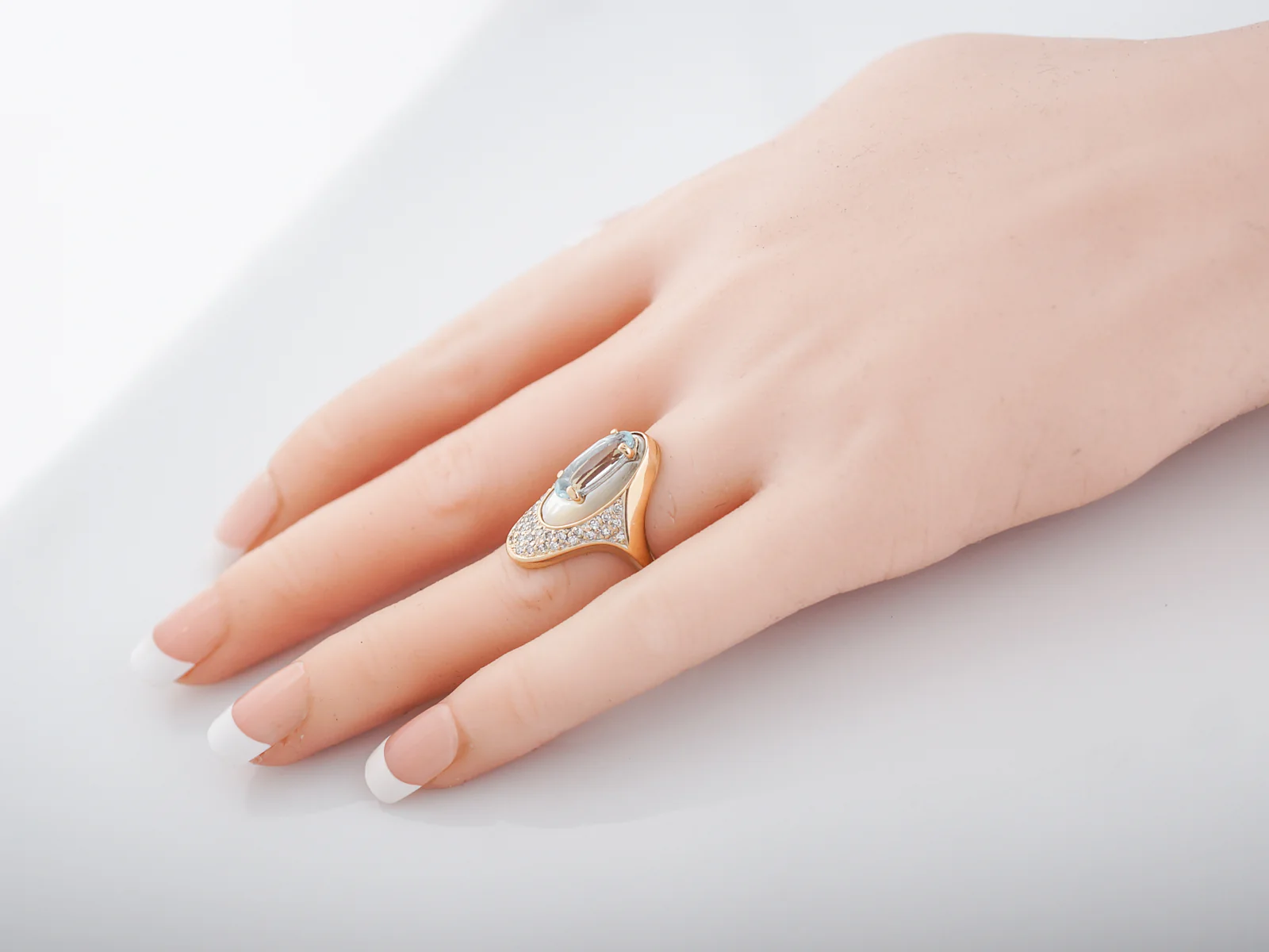 Modern Erte Right Hand Ring 1.80 Oval Cut Blue Topaz in 14k Yellow Gold - Image 3