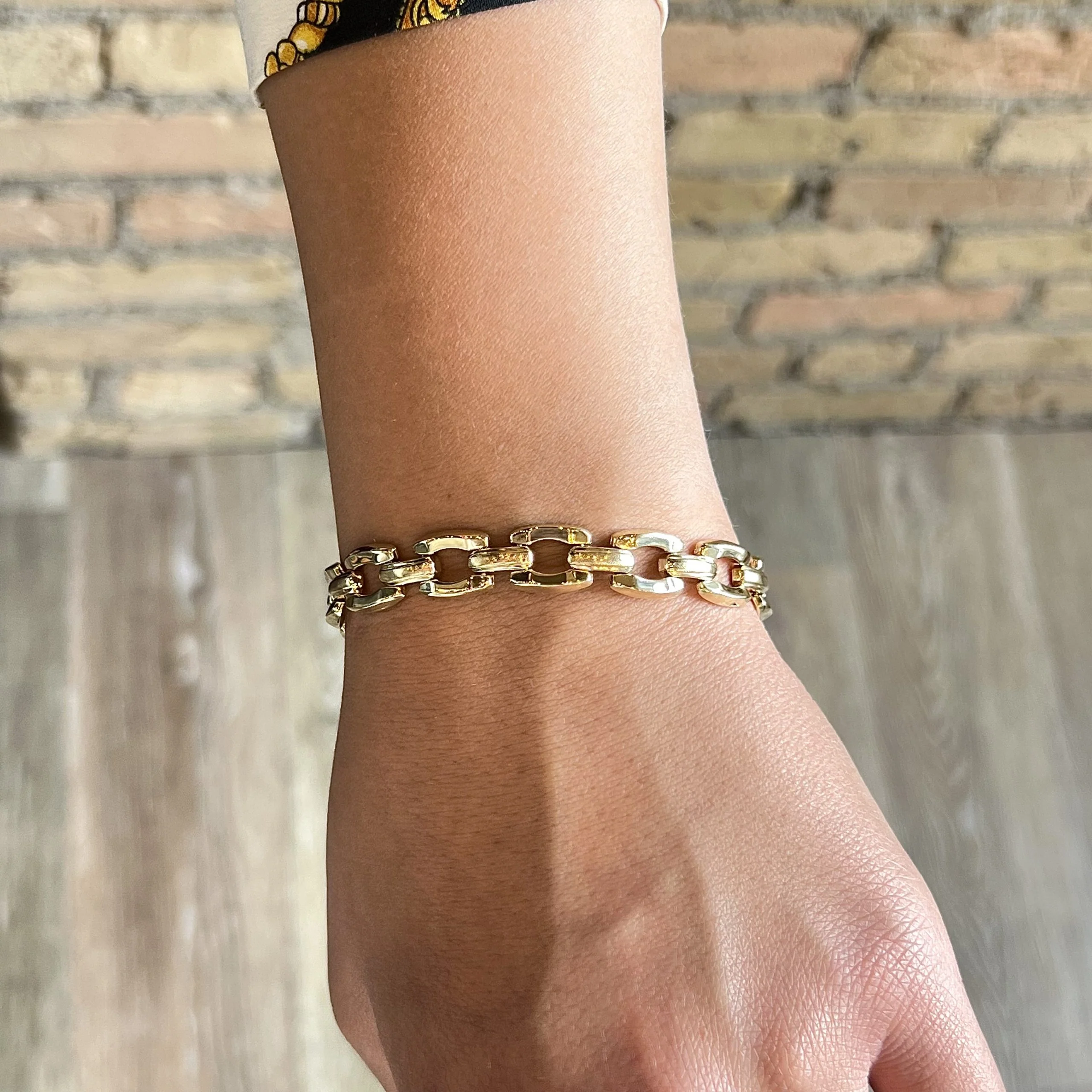 Modern Open Link Chain Bracelet in 14k Yellow Gold - Image 6