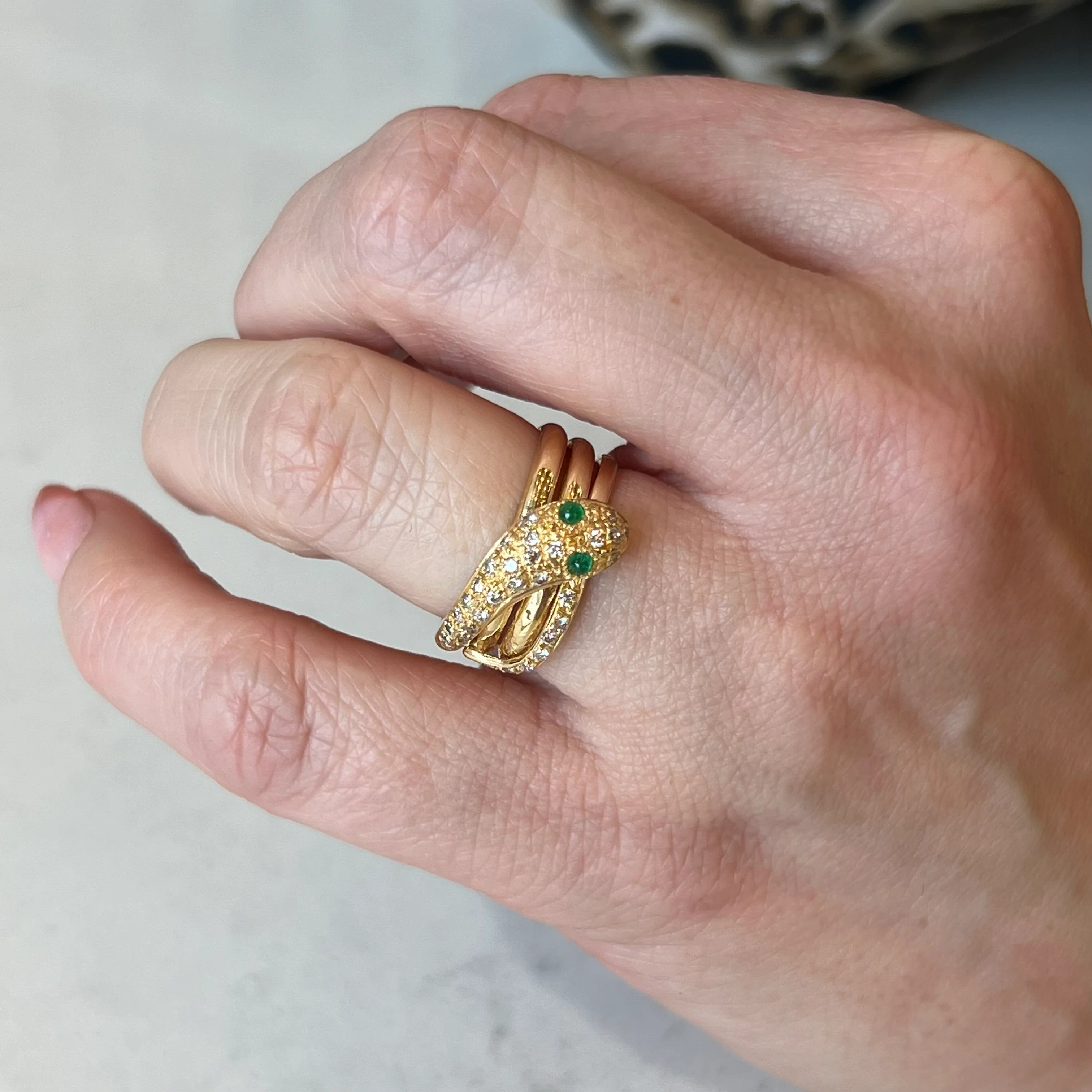 Modern Pave Diamond & Emerald Snake Ring in 18k Yellow Gold - Image 6