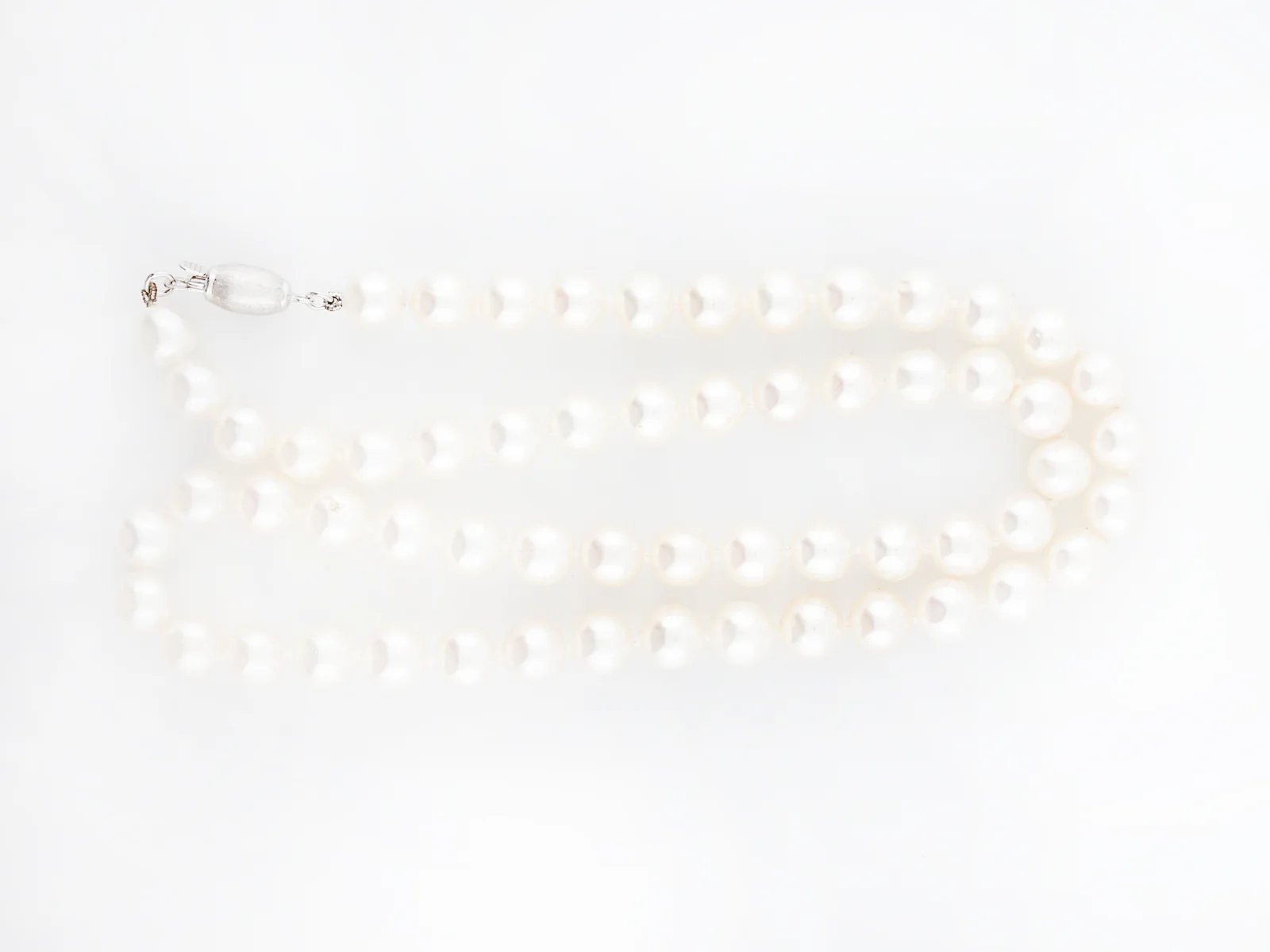 Modern Pearl Necklace in 14k White Gold - Image 2
