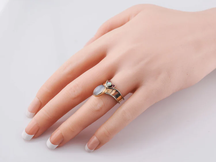 Modern Right Hand Ring 2.02ct Cabochon Cut Moonstone in 14k Yellow Gold - Image 10