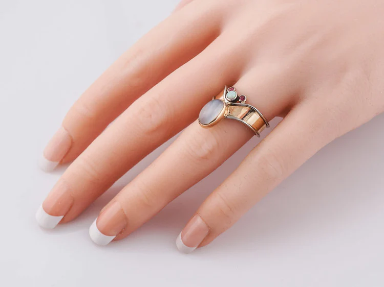 Modern Right Hand Ring 2.02ct Cabochon Cut Moonstone in 14k Yellow Gold - Image 7