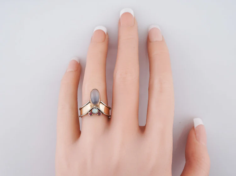 Modern Right Hand Ring 2.02ct Cabochon Cut Moonstone in 14k Yellow Gold - Image 8