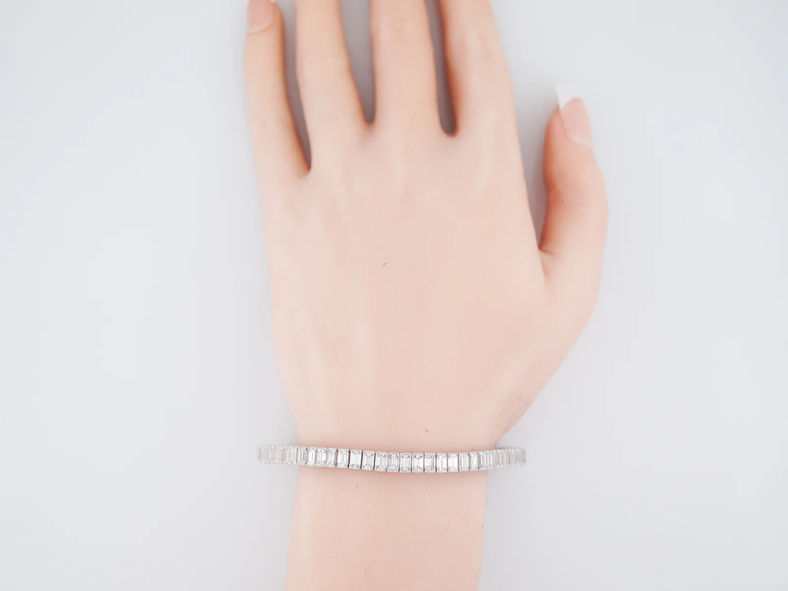 Modern Straight Line Bracelet 12.91 Emerald Cut Diamonds in Platinum - Image 4