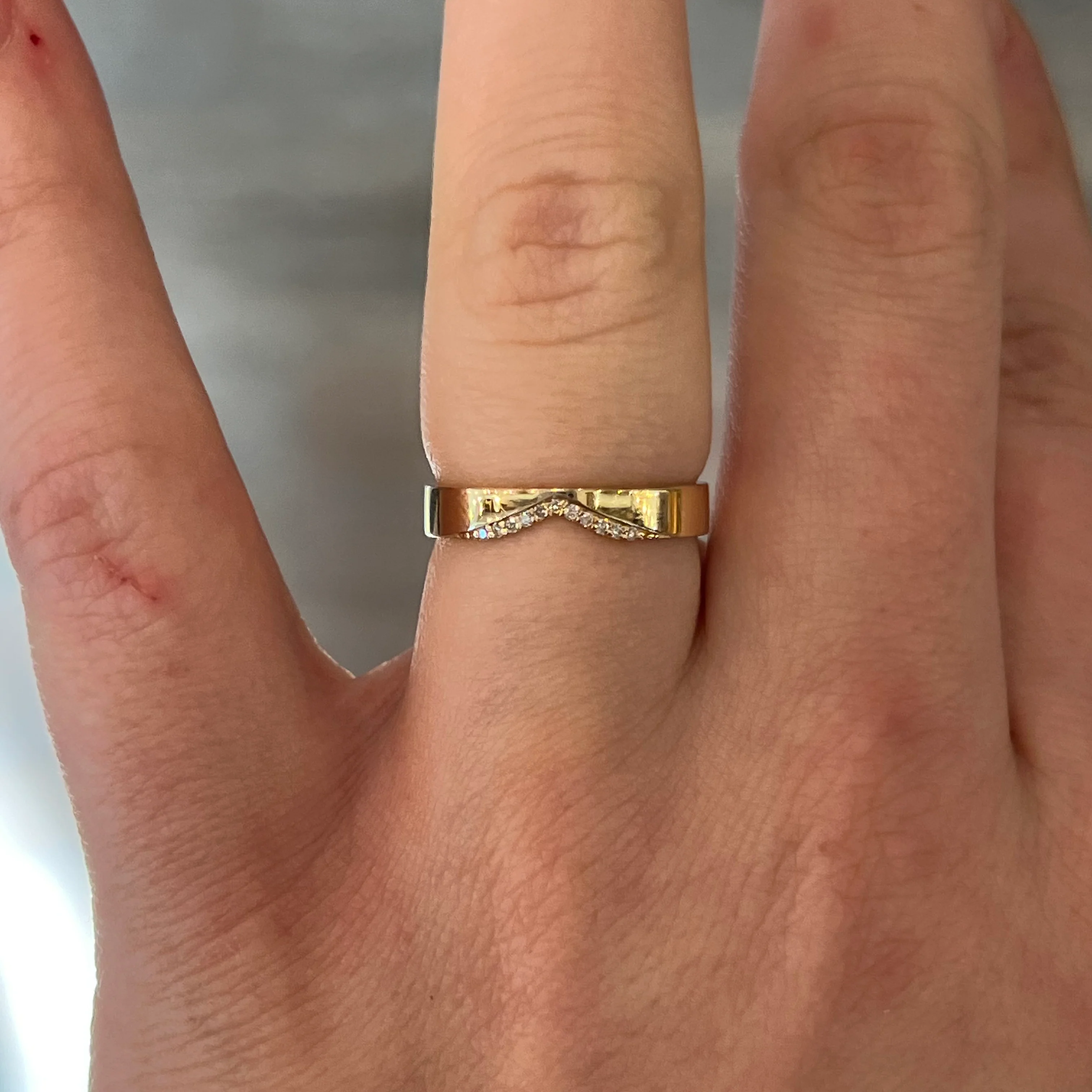 Notched Diamond Wedding Band in 14k Yellow Gold - Image 6