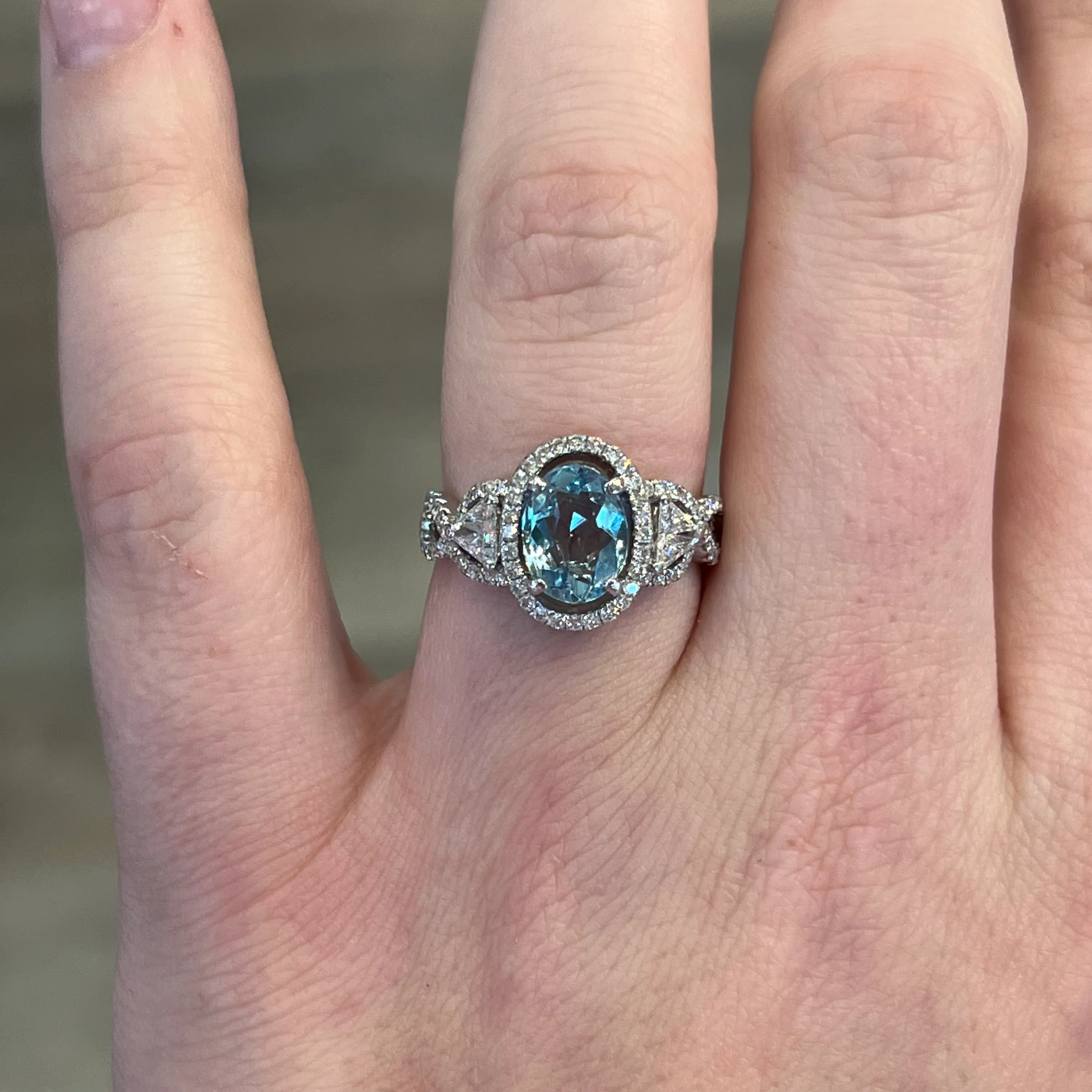 Oval Cut Aquamarine Ring w/ Diamonds in 18K White Gold - Image 6