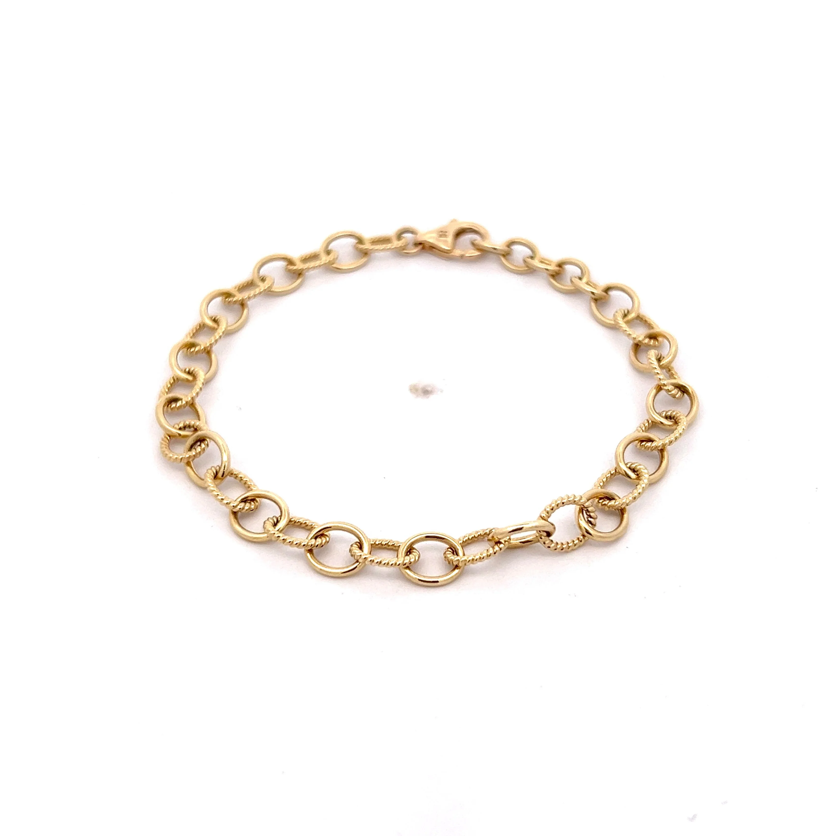 Oval Link Rope Textured Bracelet in 14k Yellow Gold