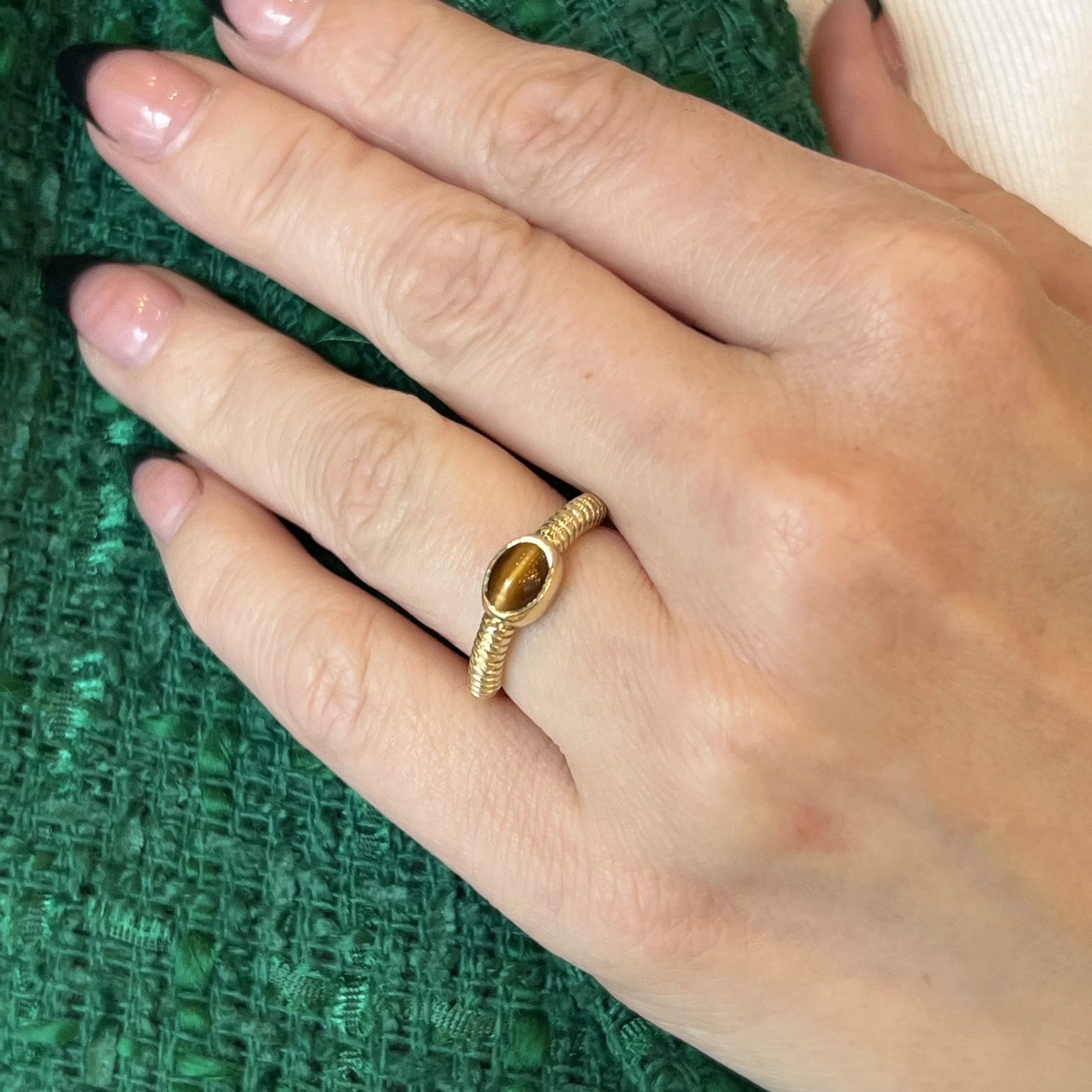 Oval Tiger's Eye Stacking Ring in 14k Yellow Gold - Image 6