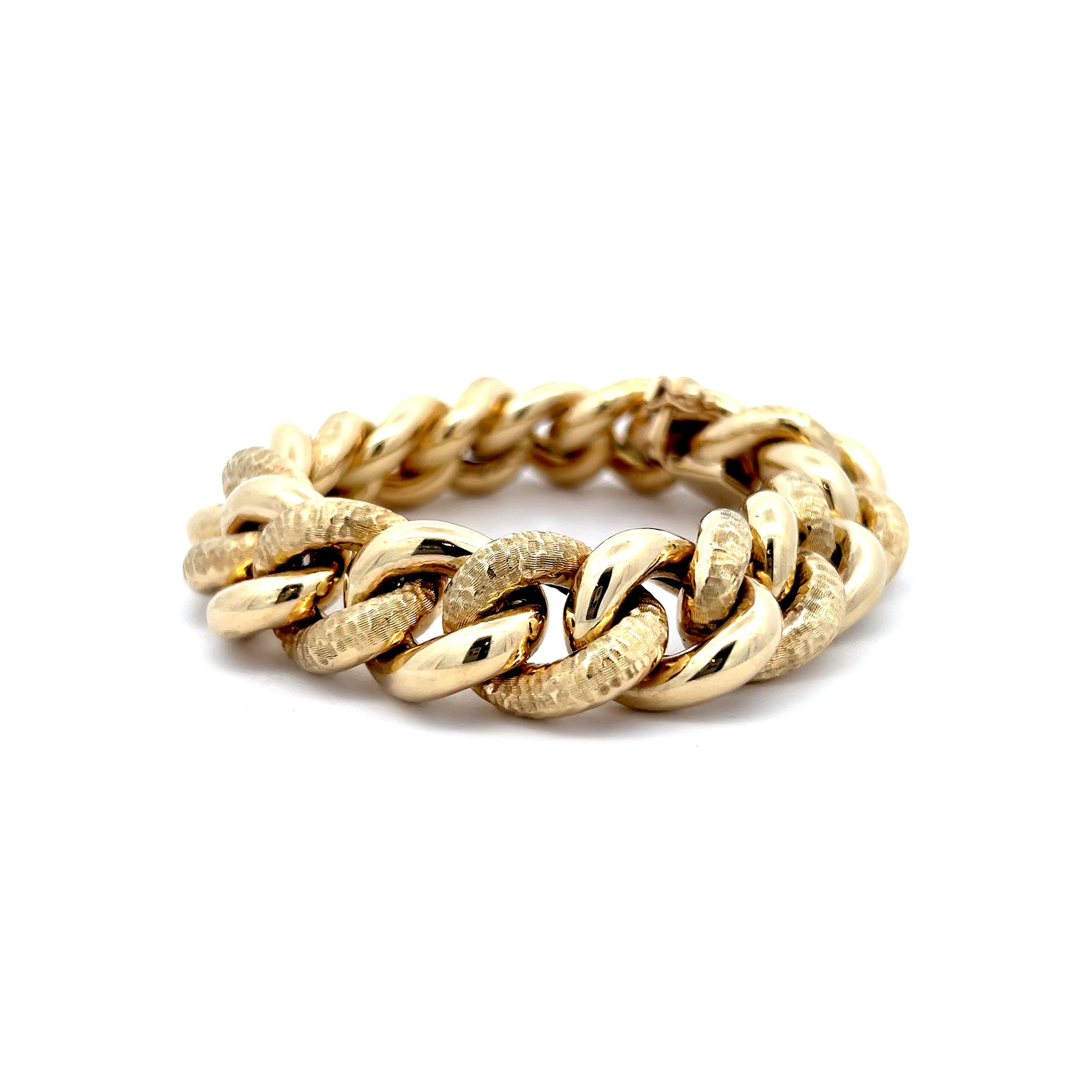 Oversized Curb Link Bracelet in 14k Yellow Gold - Image 3