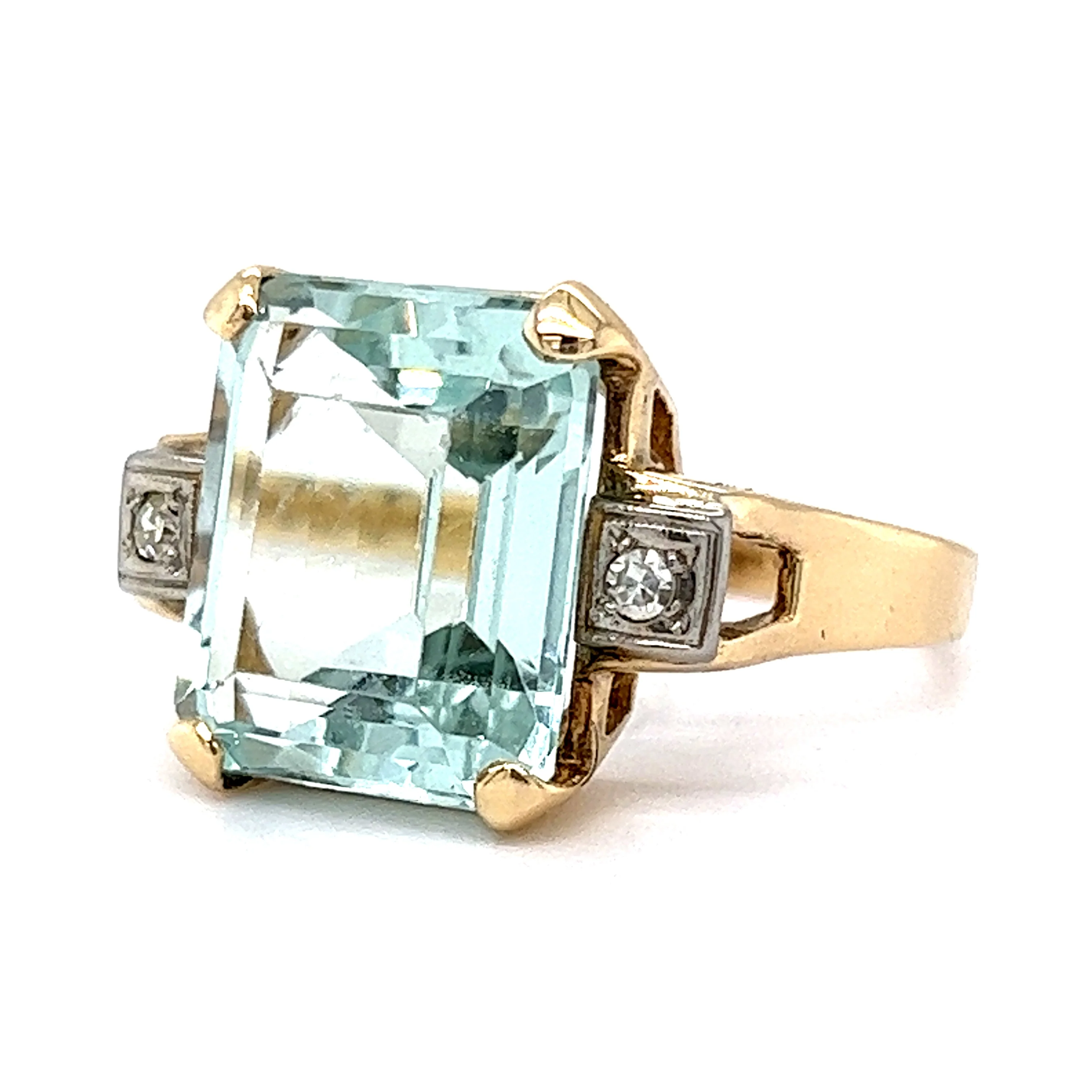 8.22 Emerald Cut Aquamarine Cocktail Ring in 14k Yellow Gold - Image 2