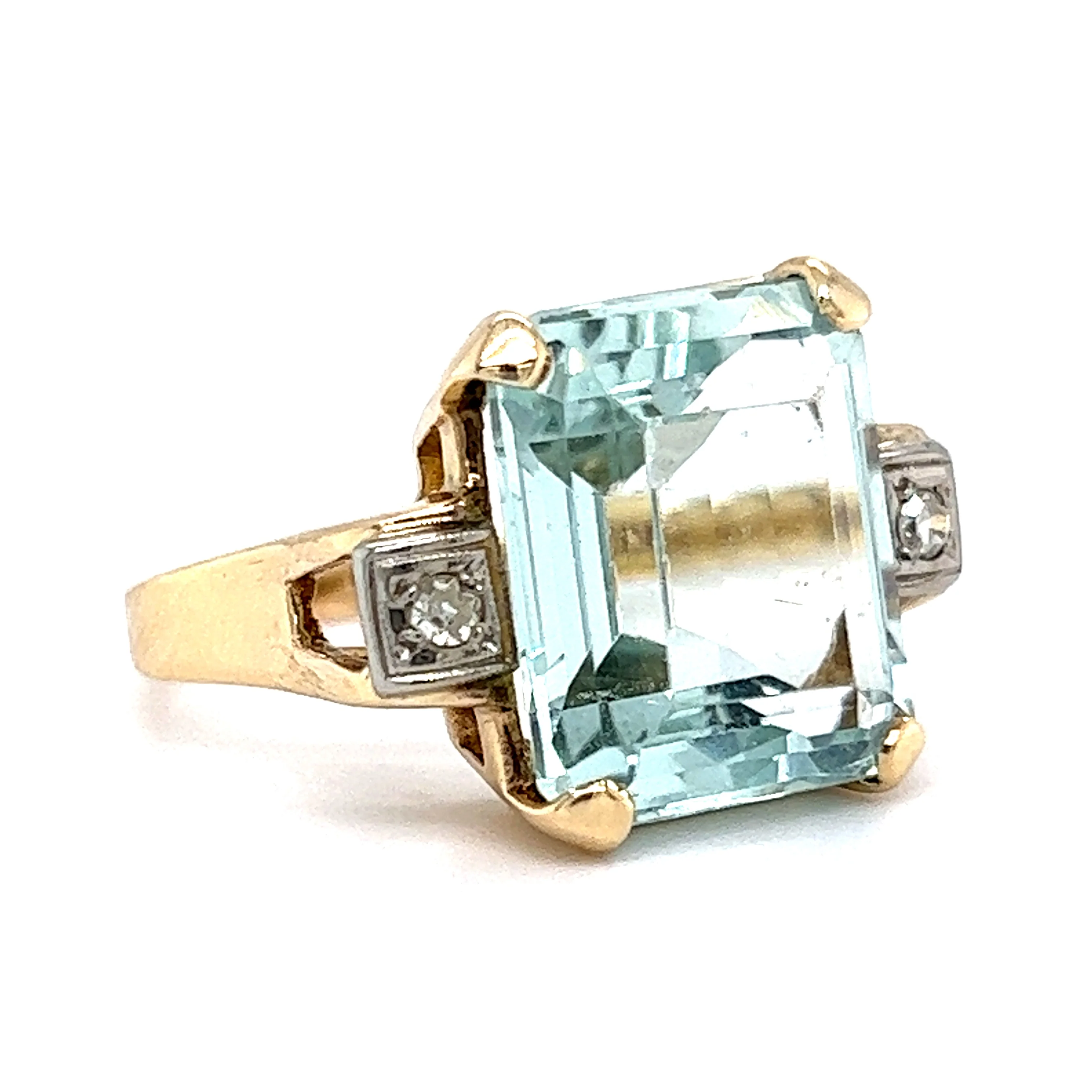 8.22 Emerald Cut Aquamarine Cocktail Ring in 14k Yellow Gold - Image 3